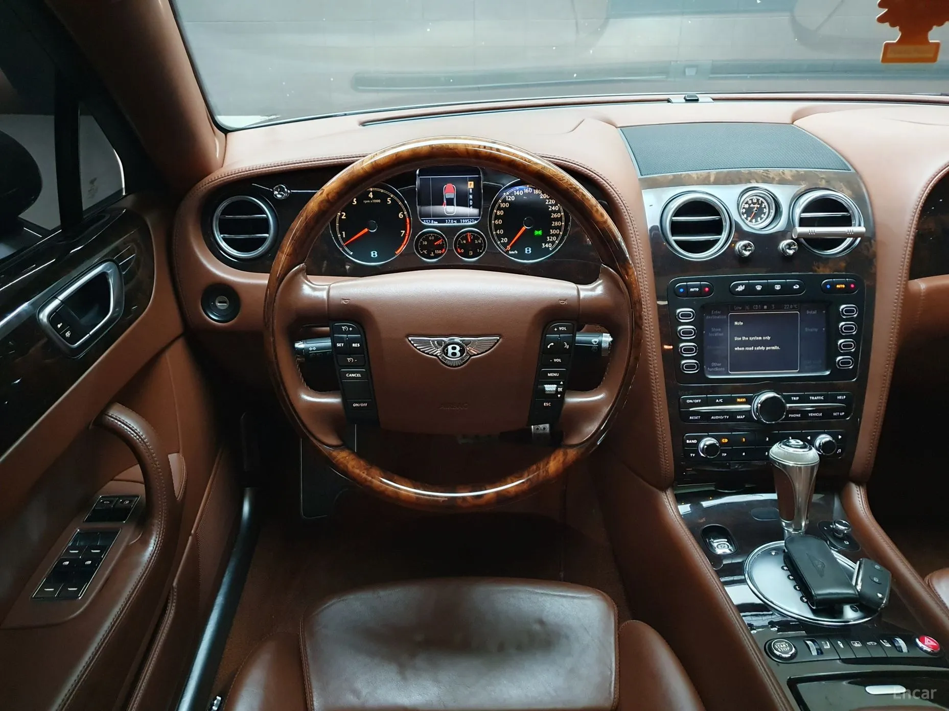 Bentley Flying Spur Gen 1 превью 11