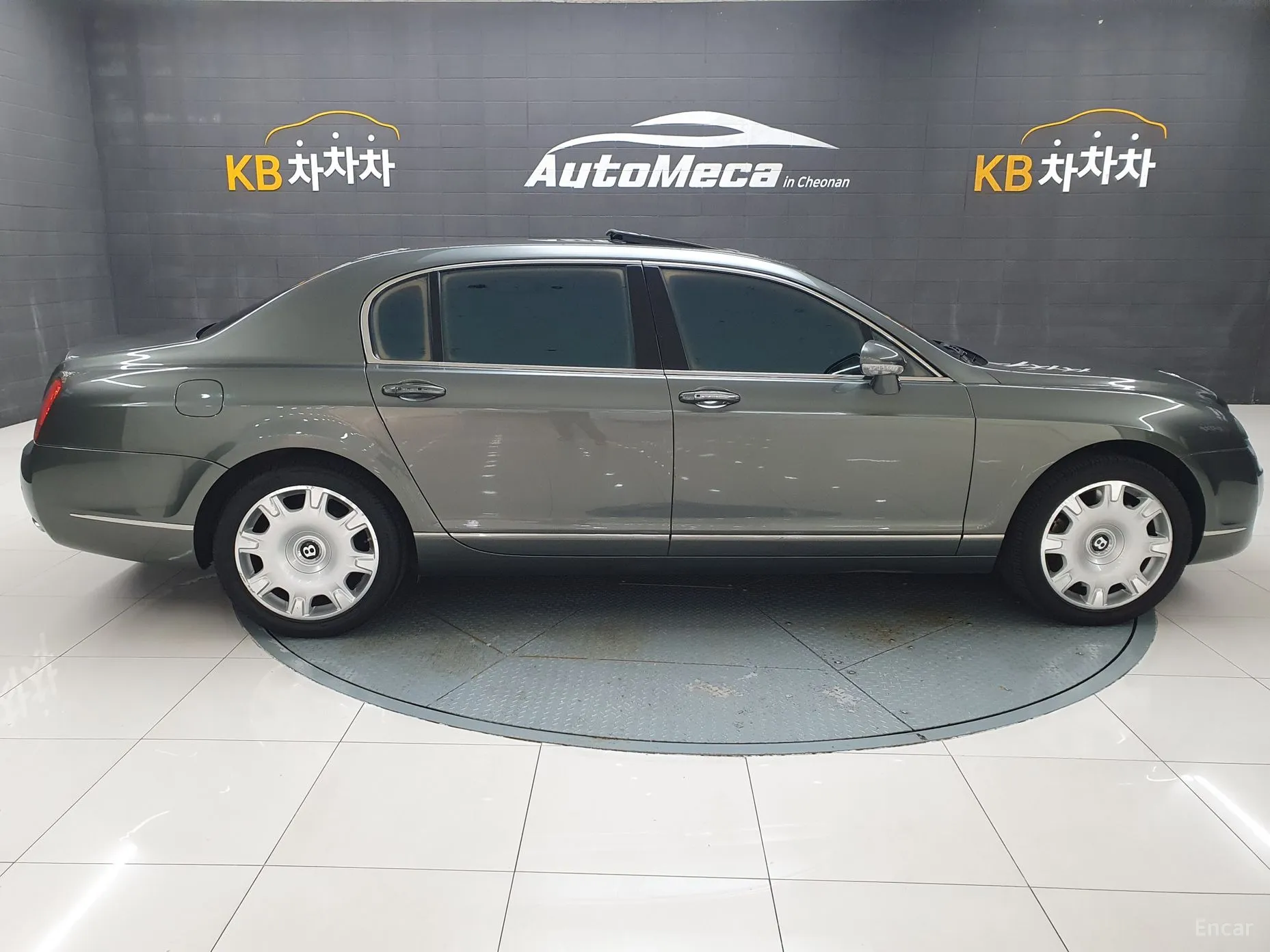 Bentley Flying Spur Gen 1 превью 17