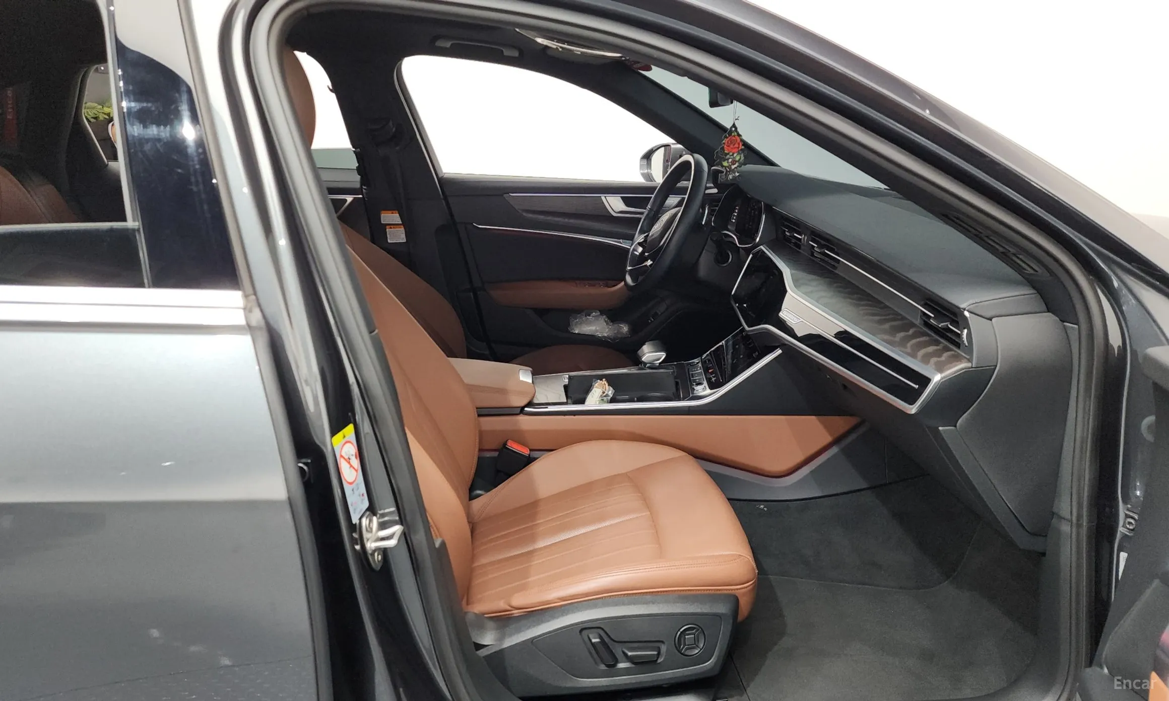 Audi A6 (C8) превью 11