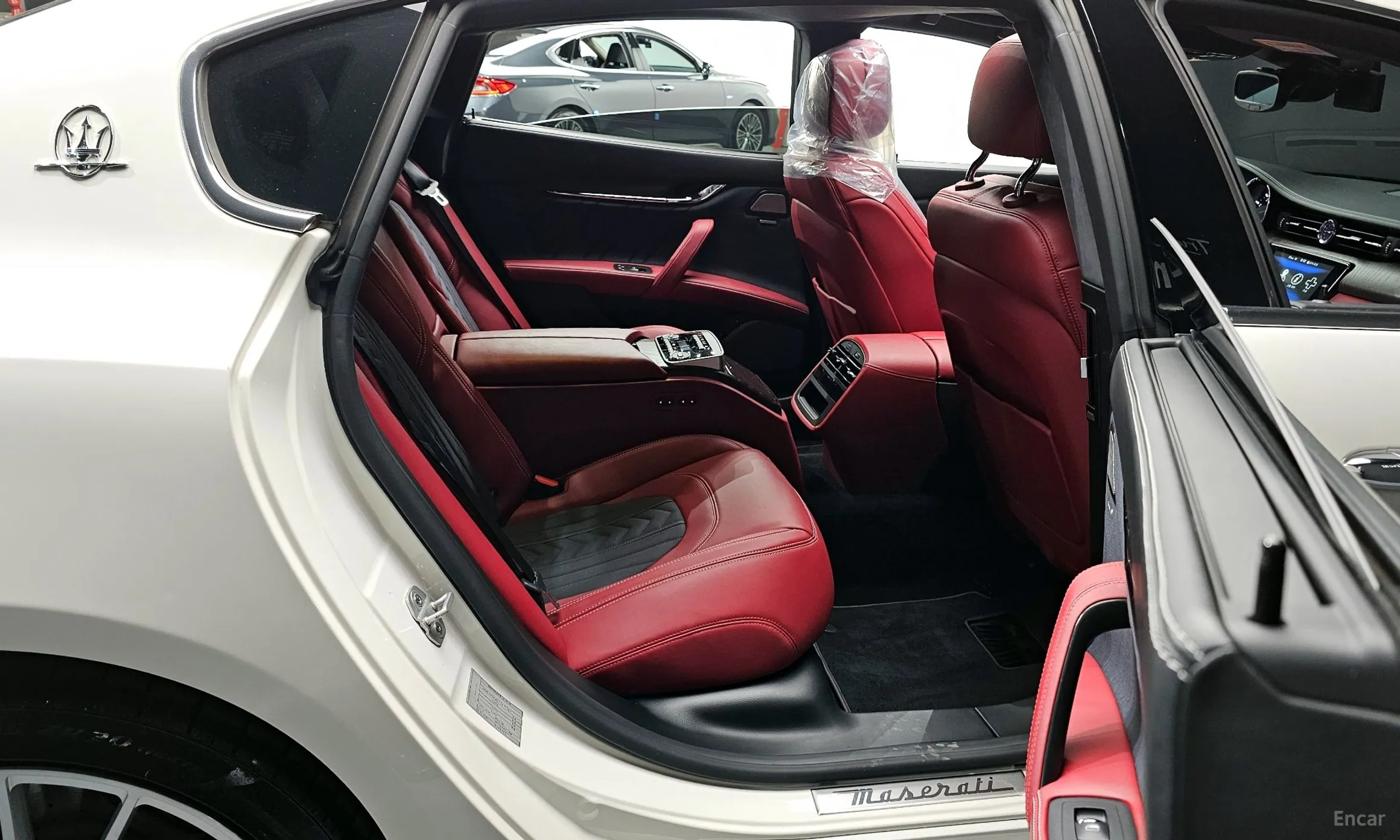 Maserati Quattroporte превью 12