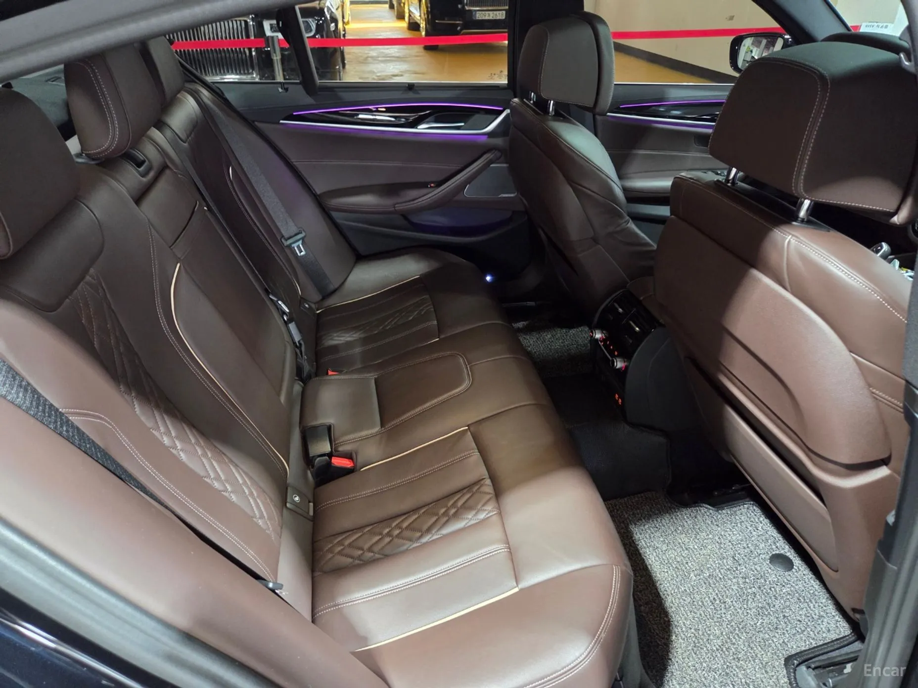BMW 5 Series (G30) превью 12