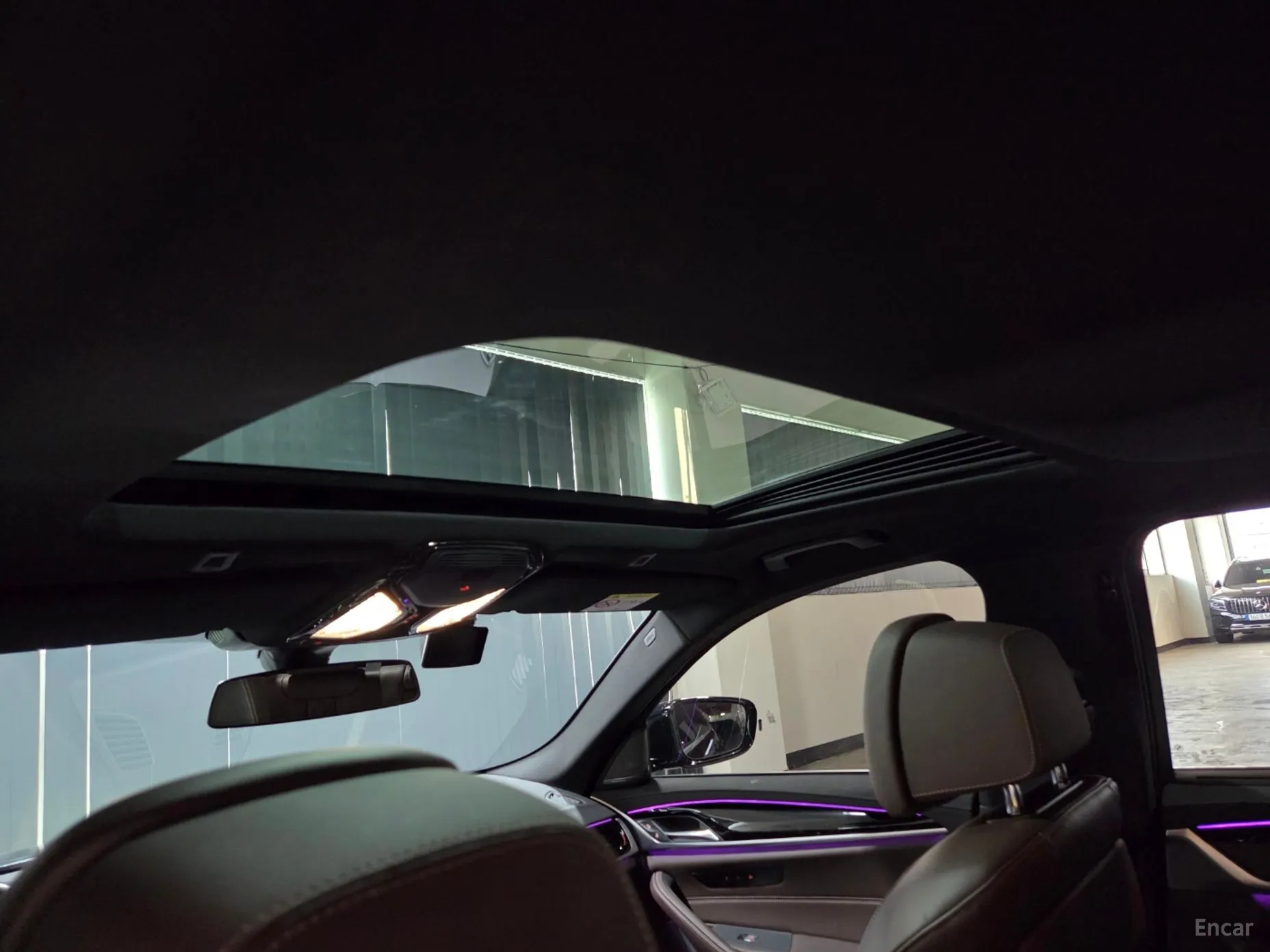 BMW 5 Series (G30) превью 15