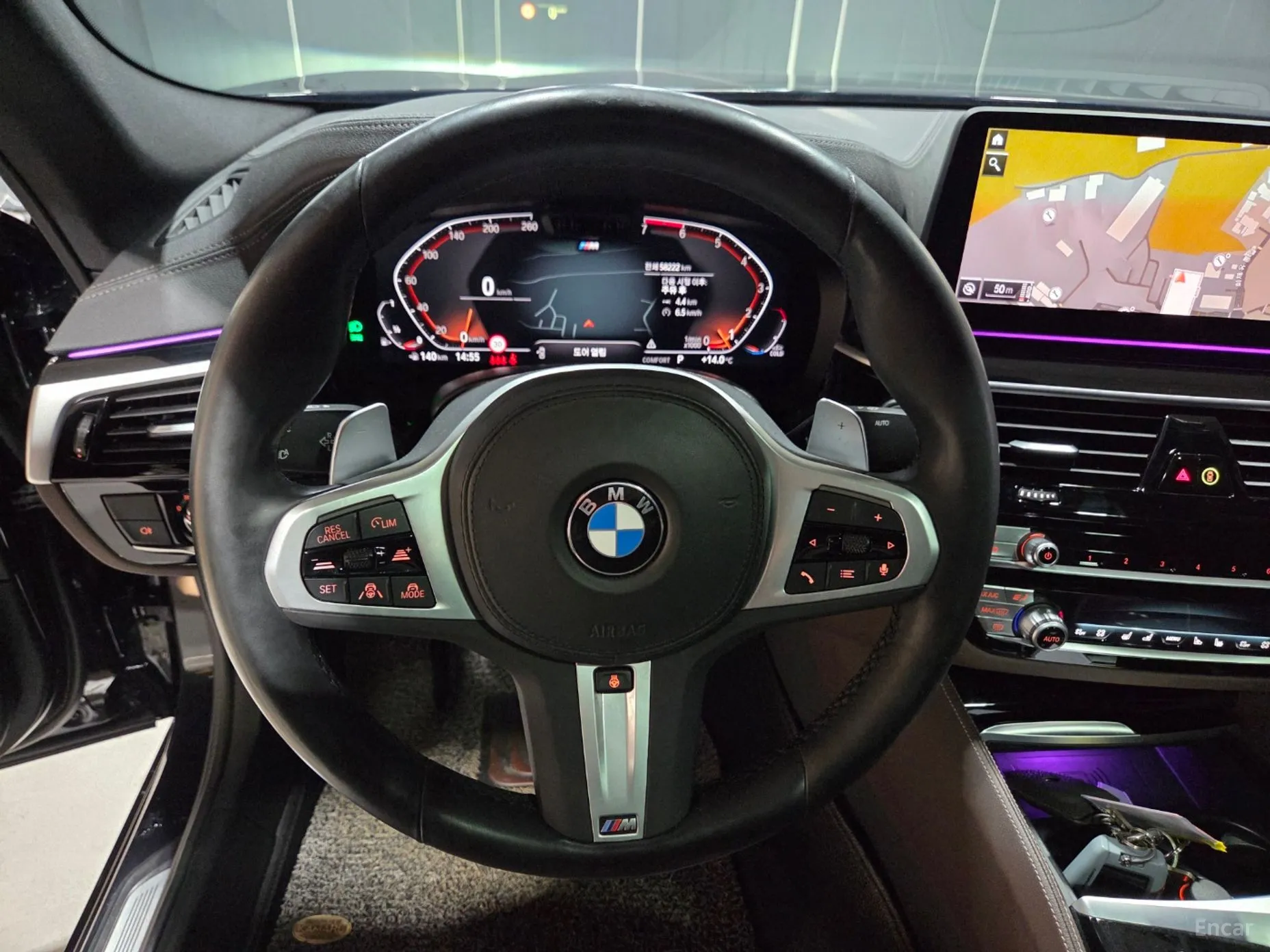 BMW 5 Series (G30) превью 16