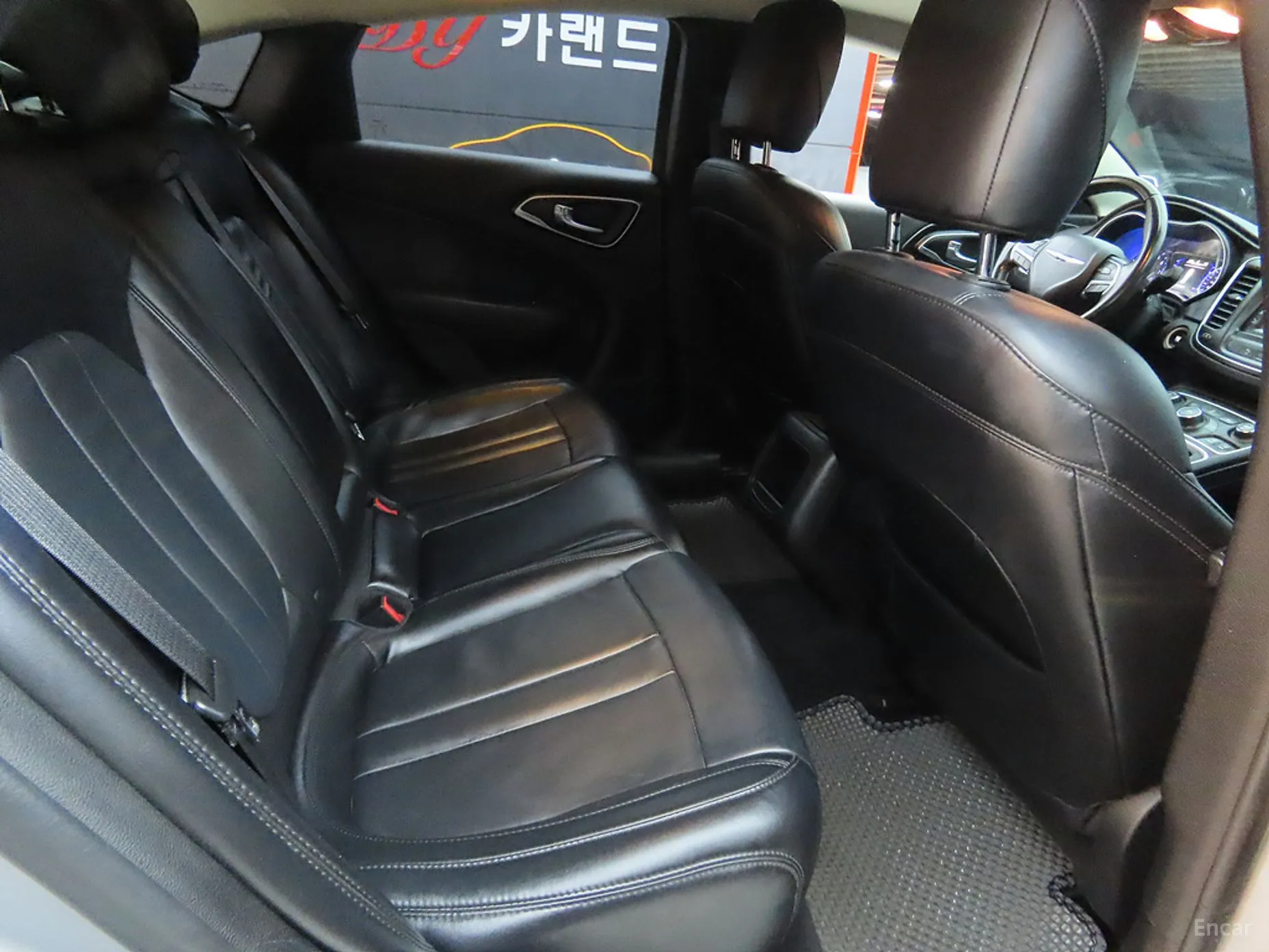 Chrysler 200 Second generation превью 6