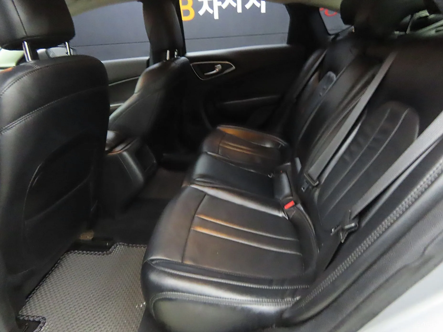 Chrysler 200 Second generation превью 7