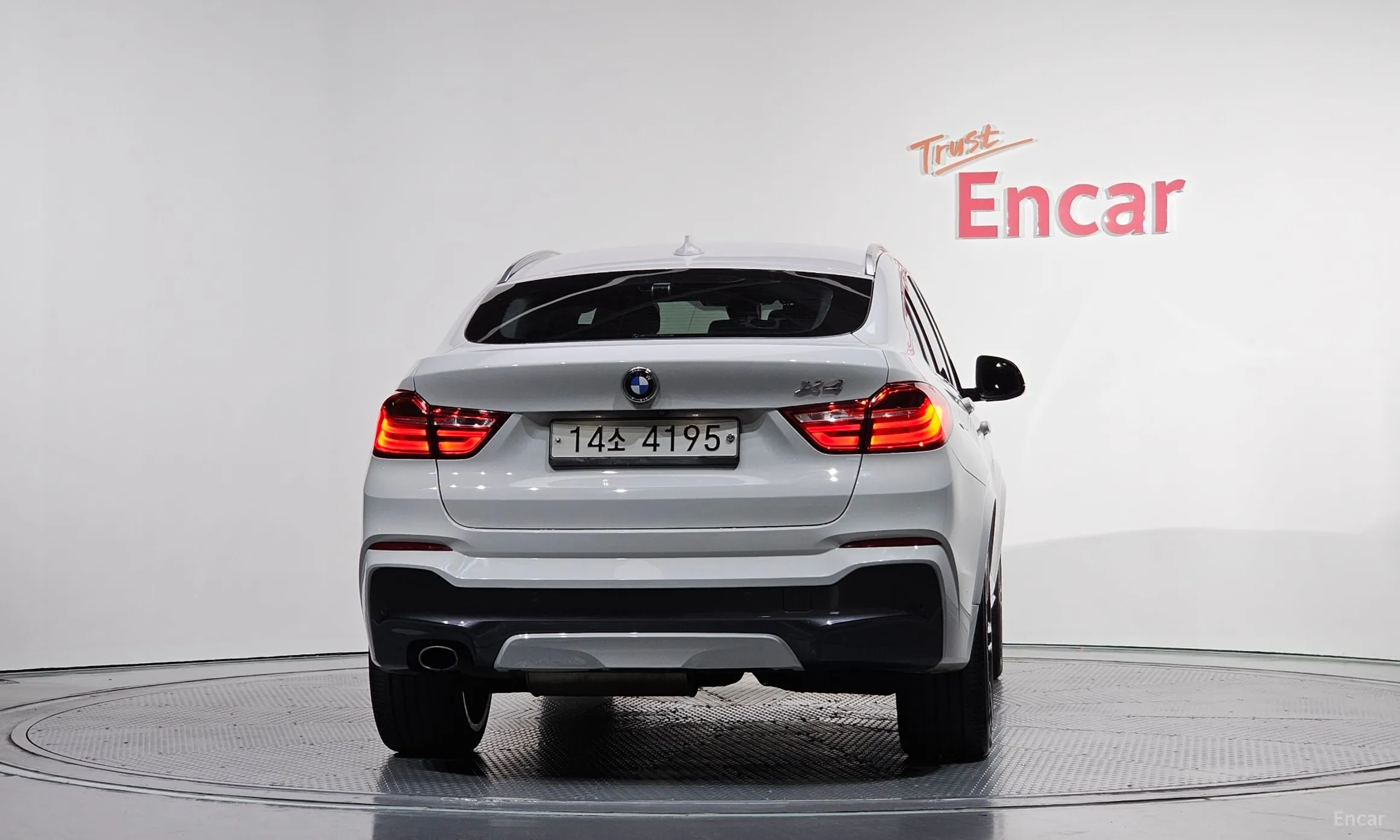 BMW X4 (F26) превью 4