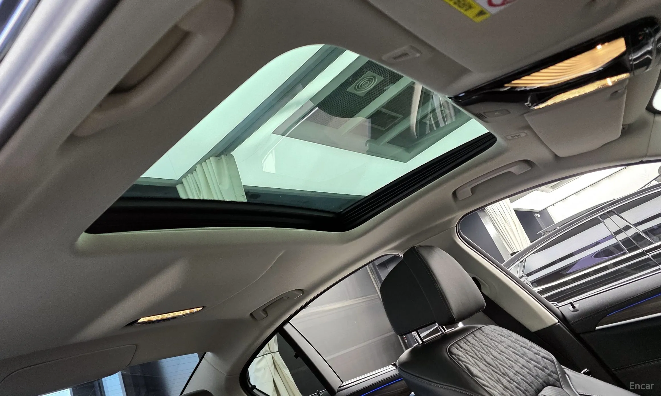BMW 5 Series (G30) превью 17