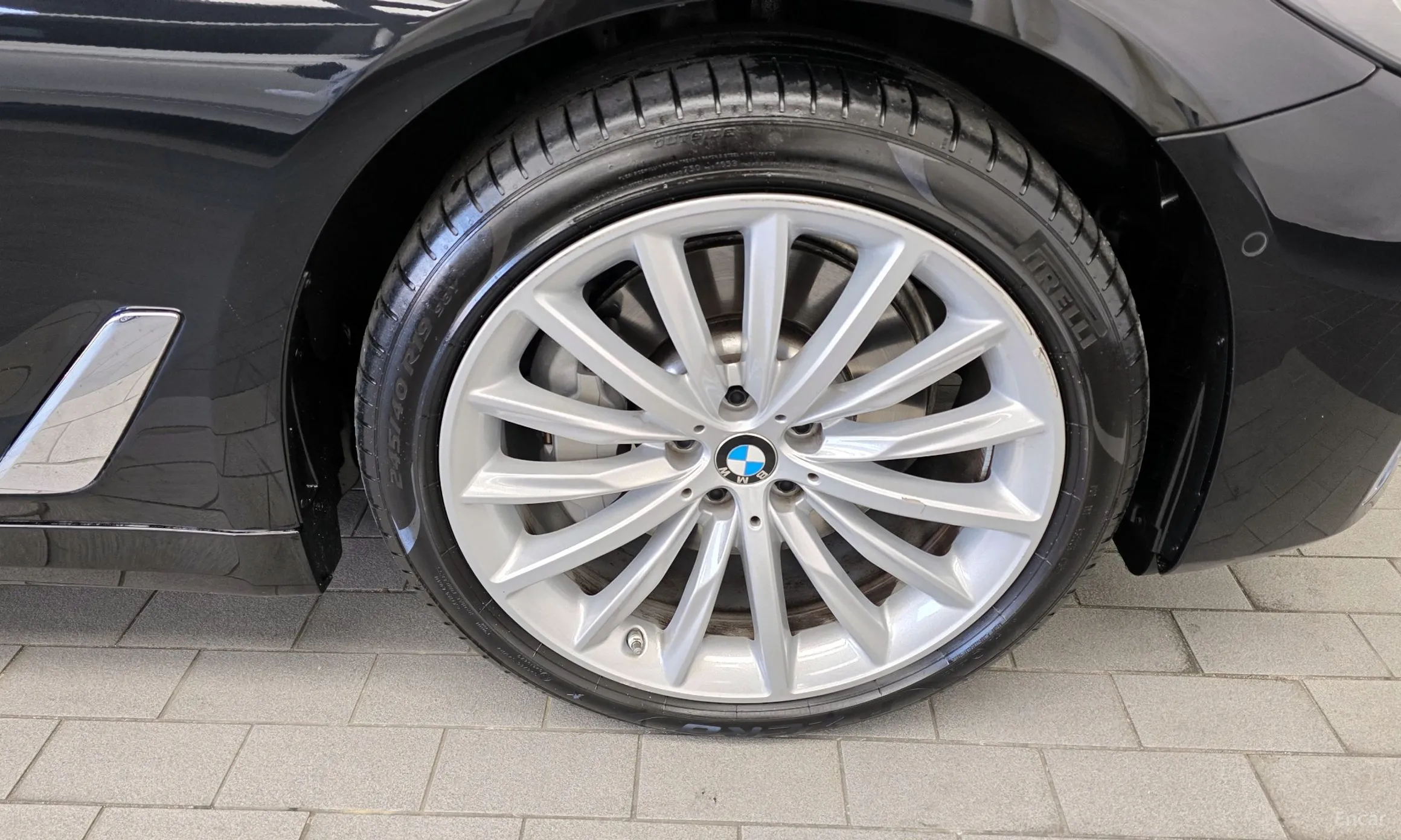 BMW 5 Series (G30) превью 5