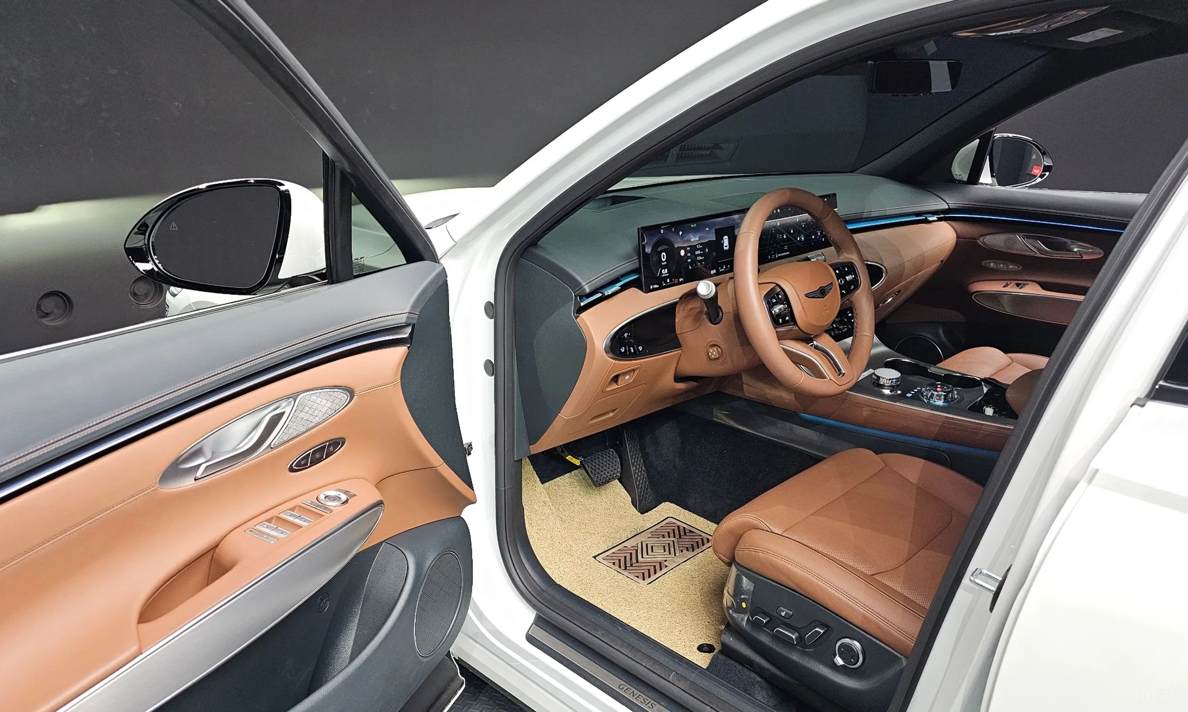 Genesis GV70 превью 11