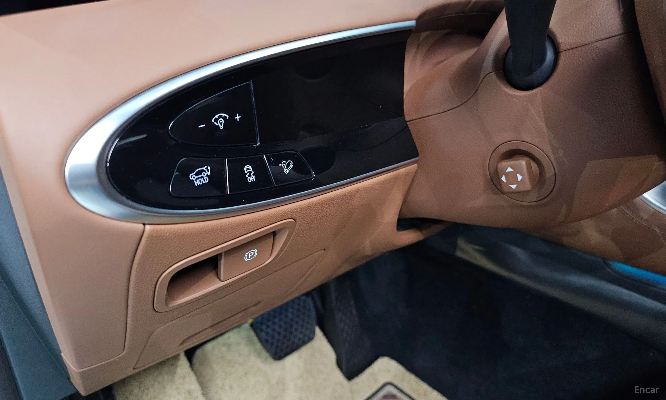 Genesis GV70 превью 18