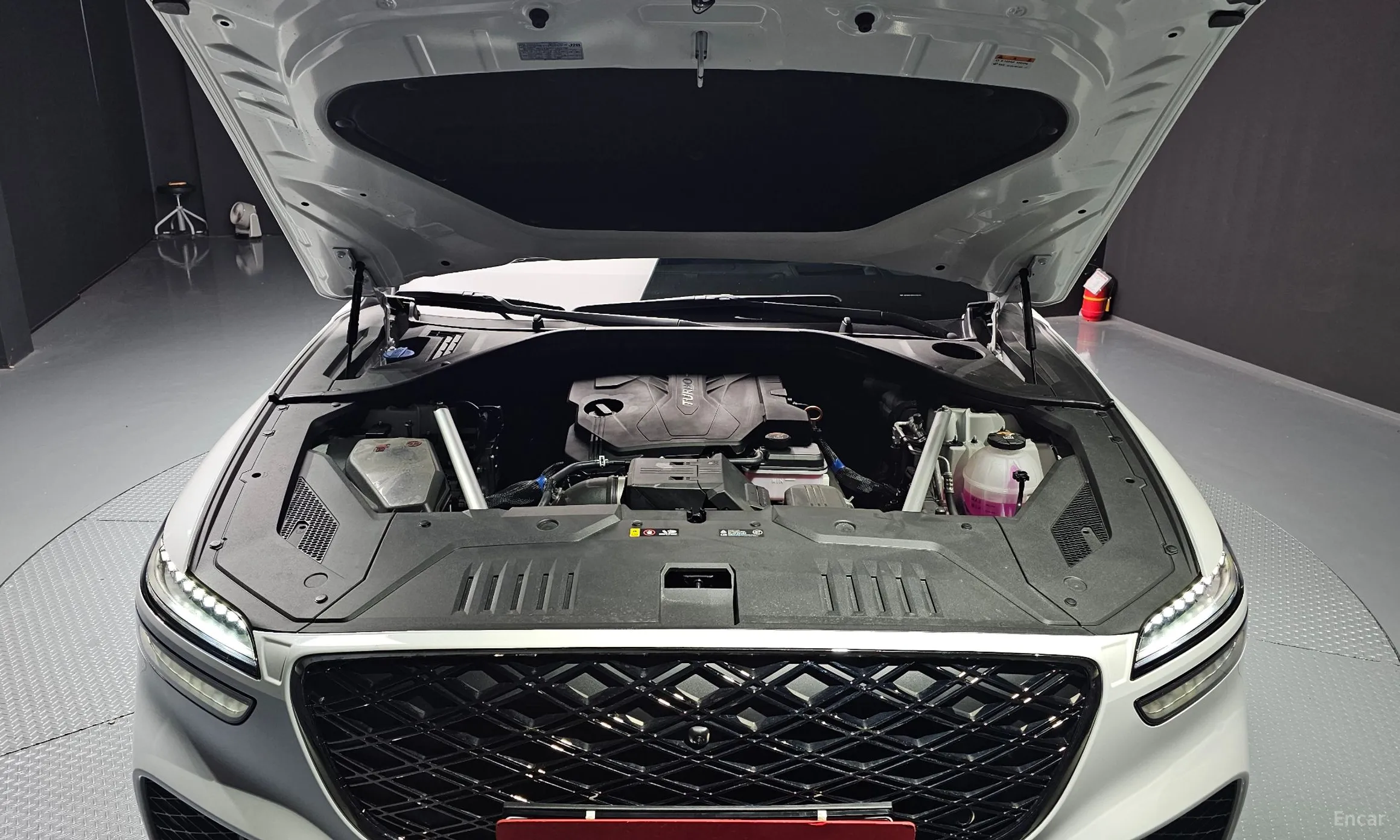 Genesis GV70 превью 6