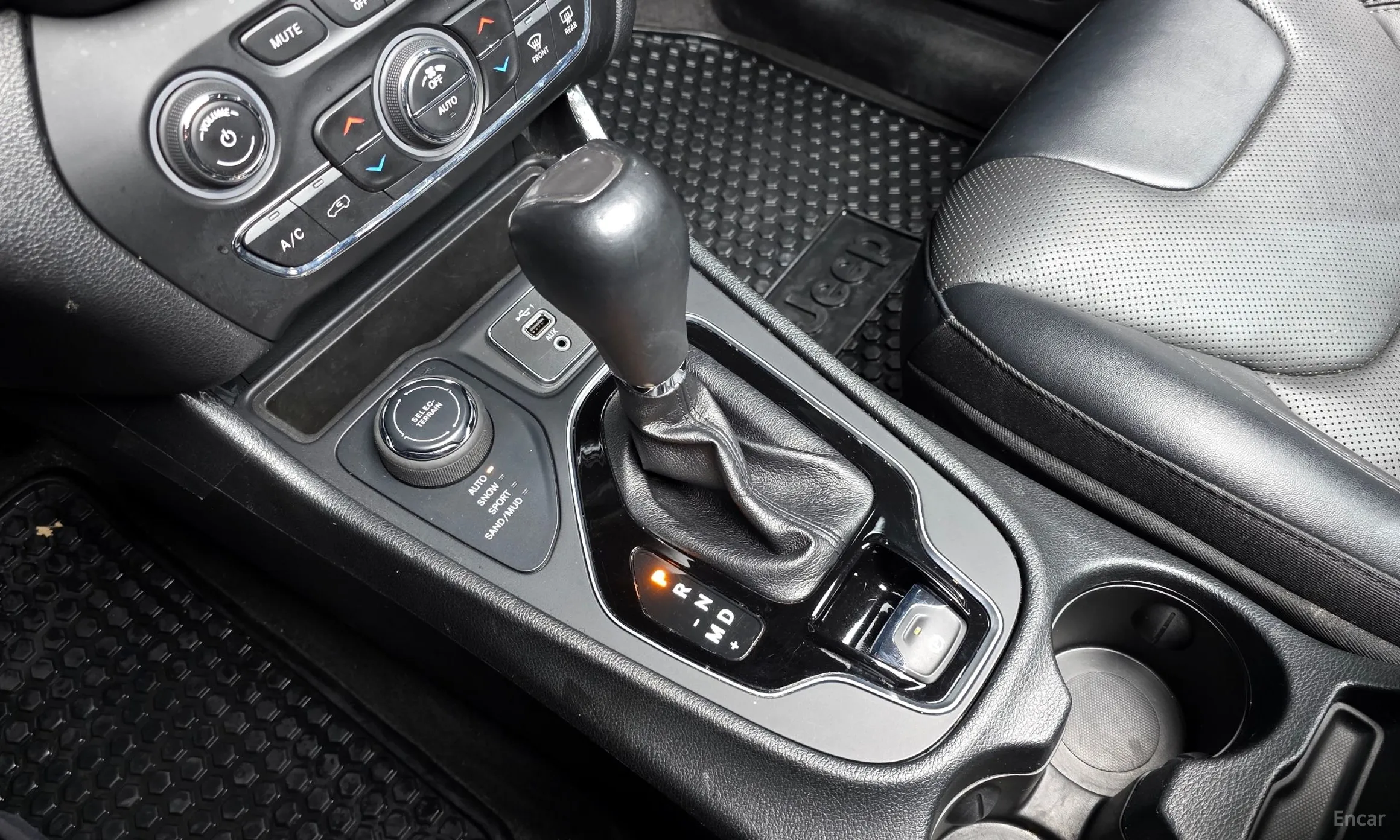 Jeep Cherokee (KL) превью 12