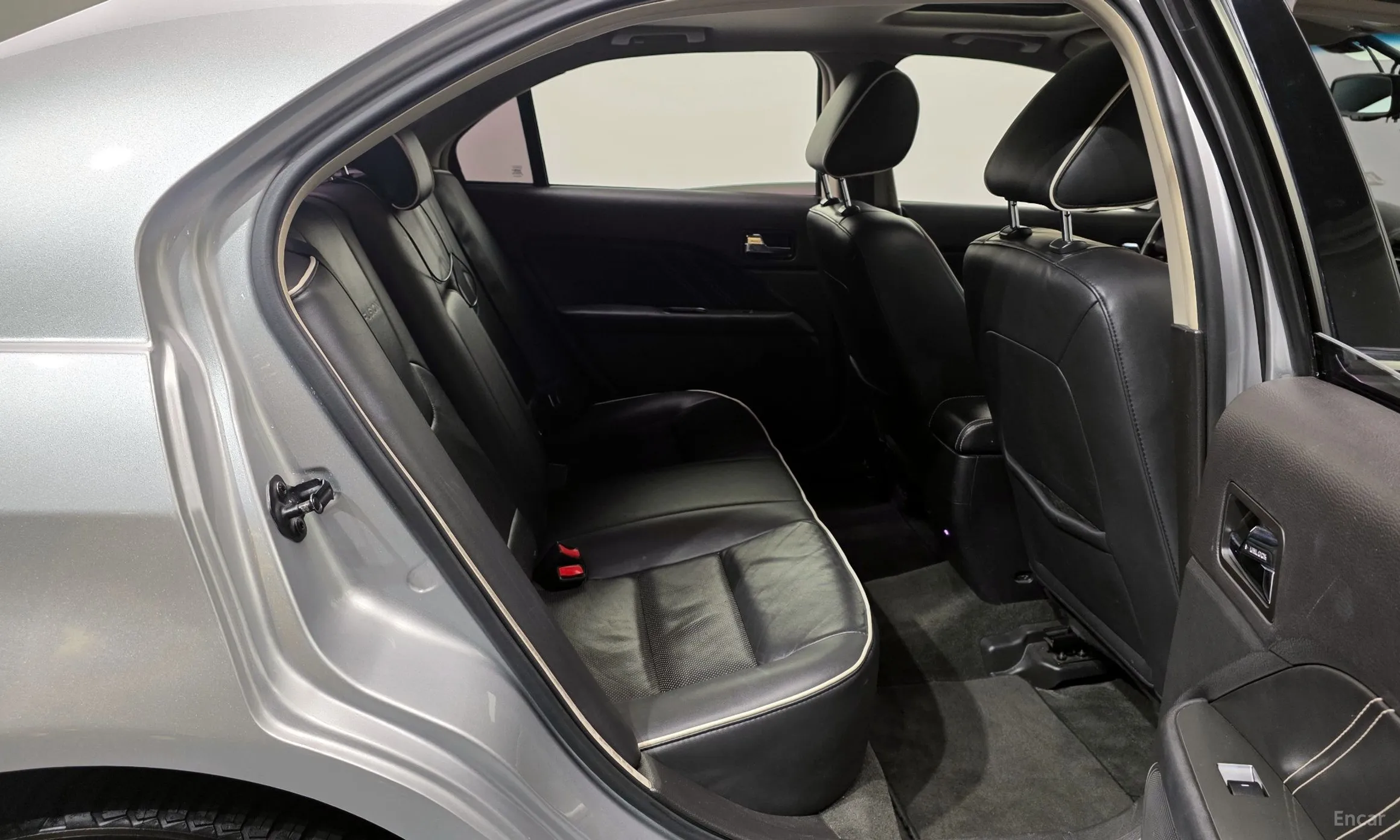 Ford Fusion превью 12