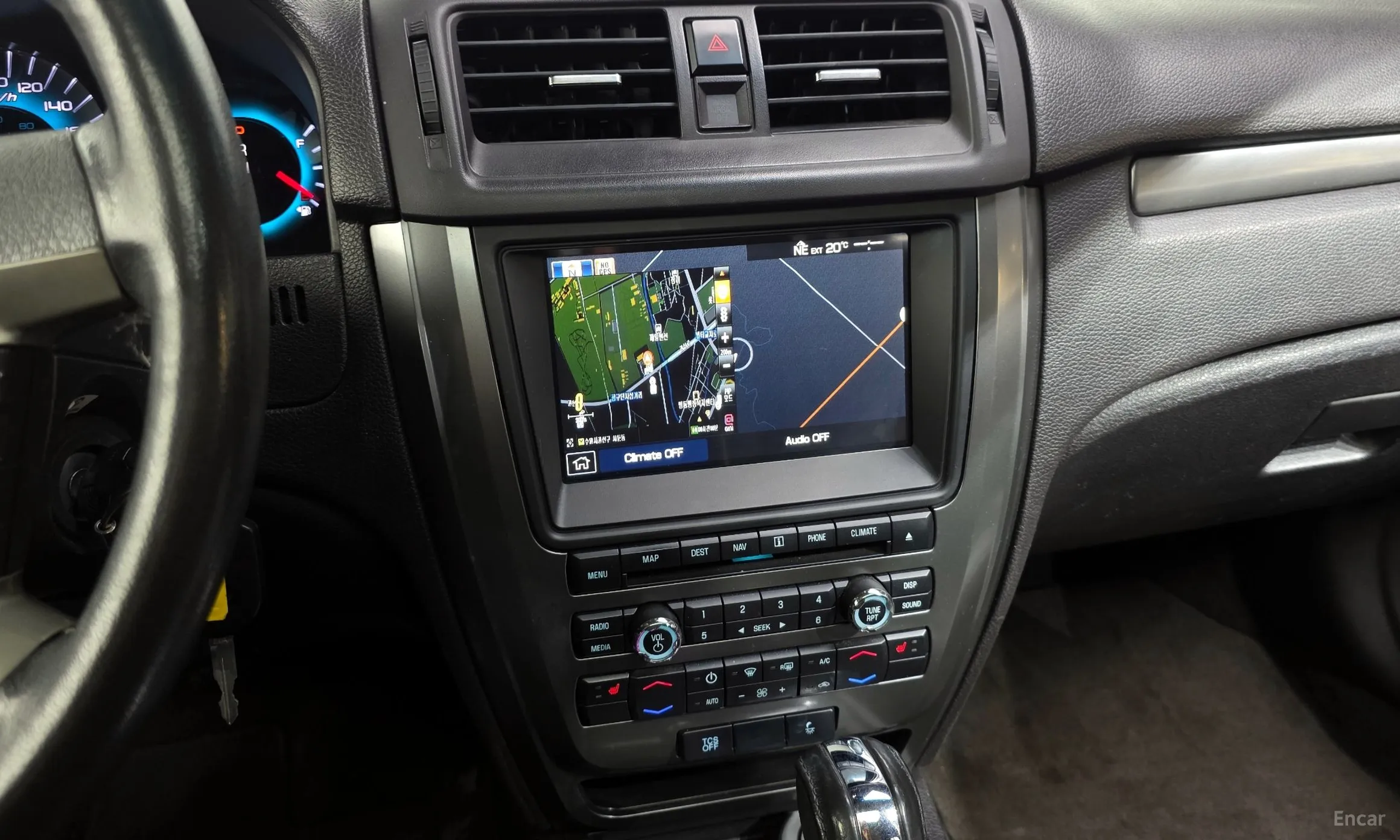 Ford Fusion превью 14
