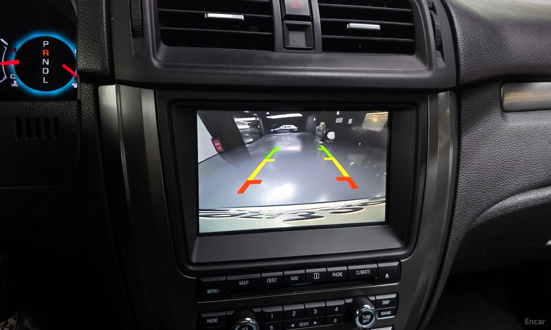 Ford Fusion превью 15