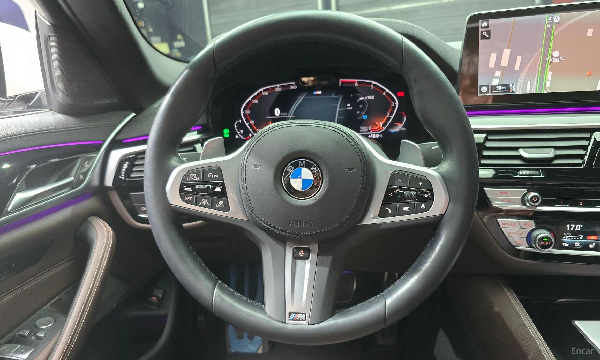 BMW 5 Series (G30) превью 14