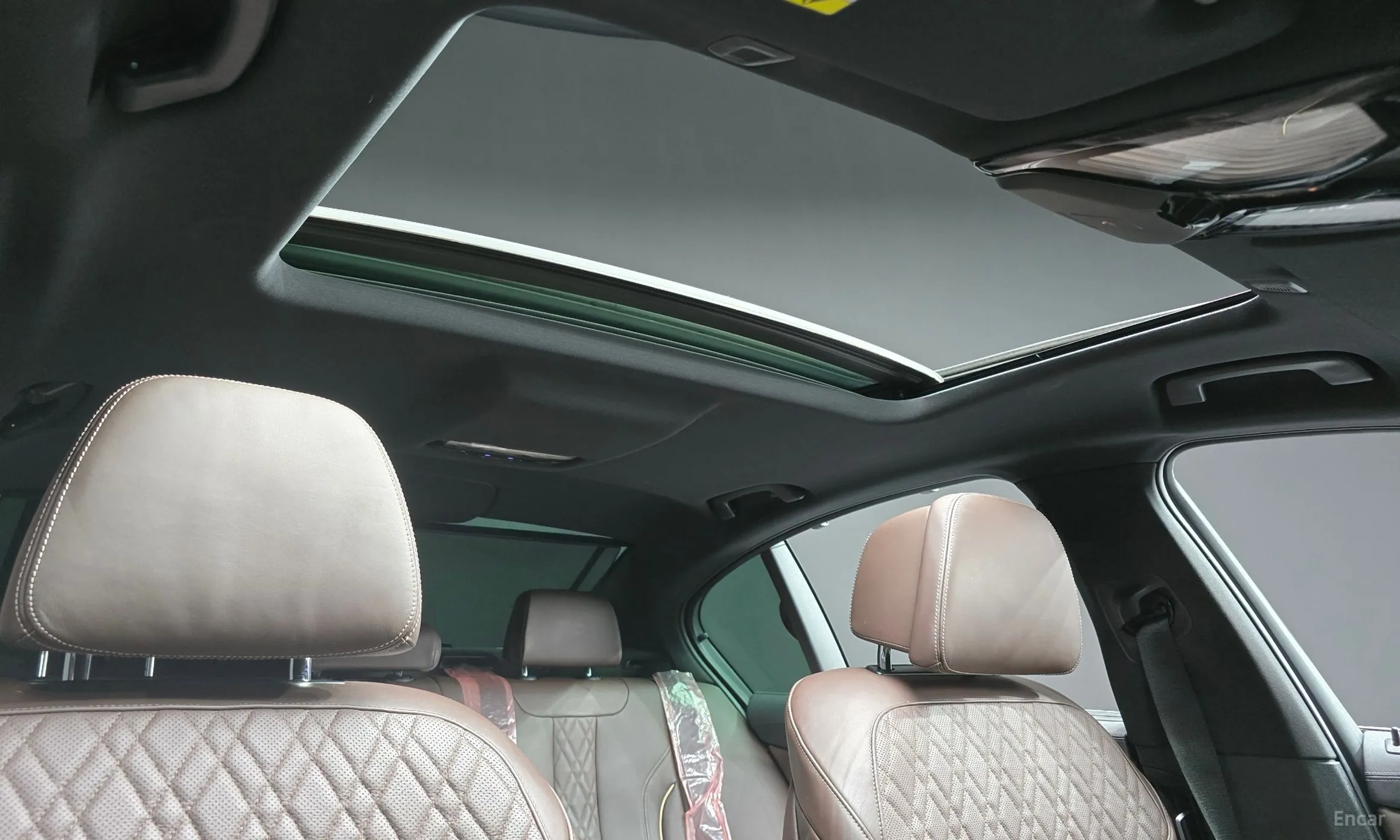 BMW 5 Series (G30) превью 19