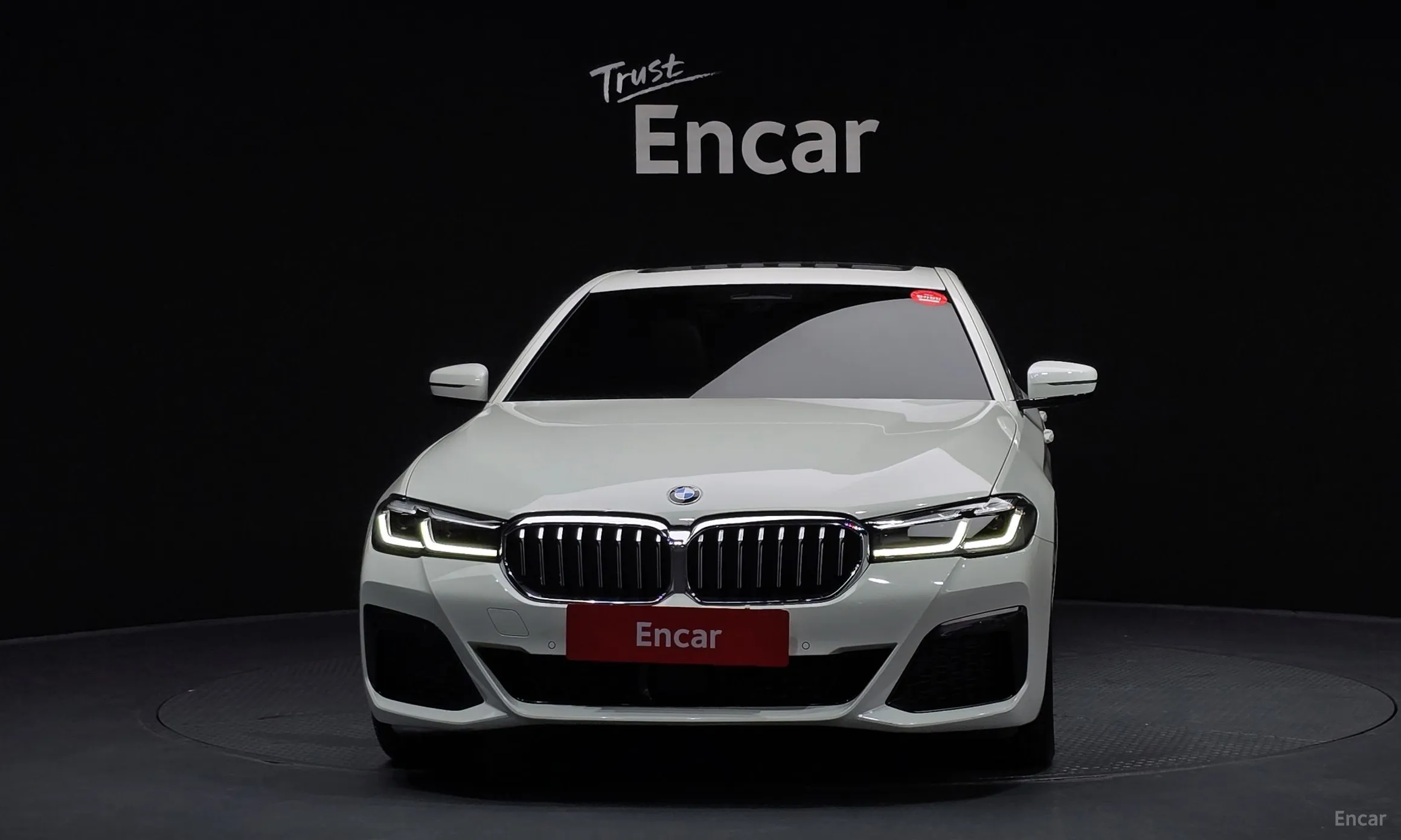 BMW 5 Series (G30) превью 3