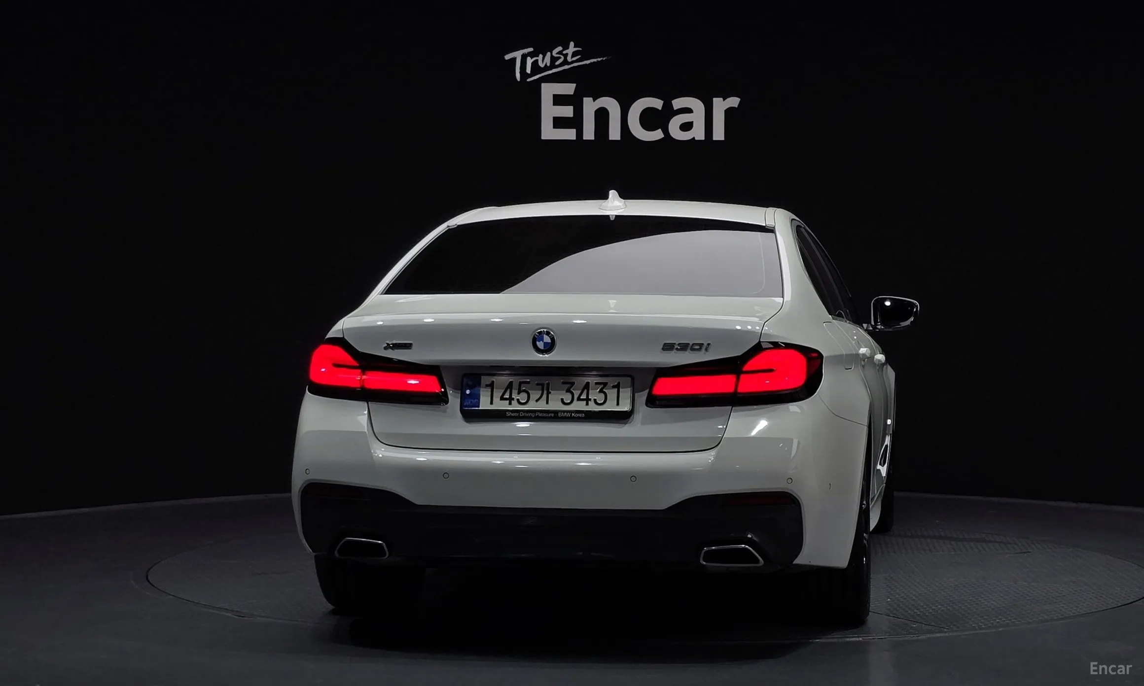 BMW 5 Series (G30) превью 4