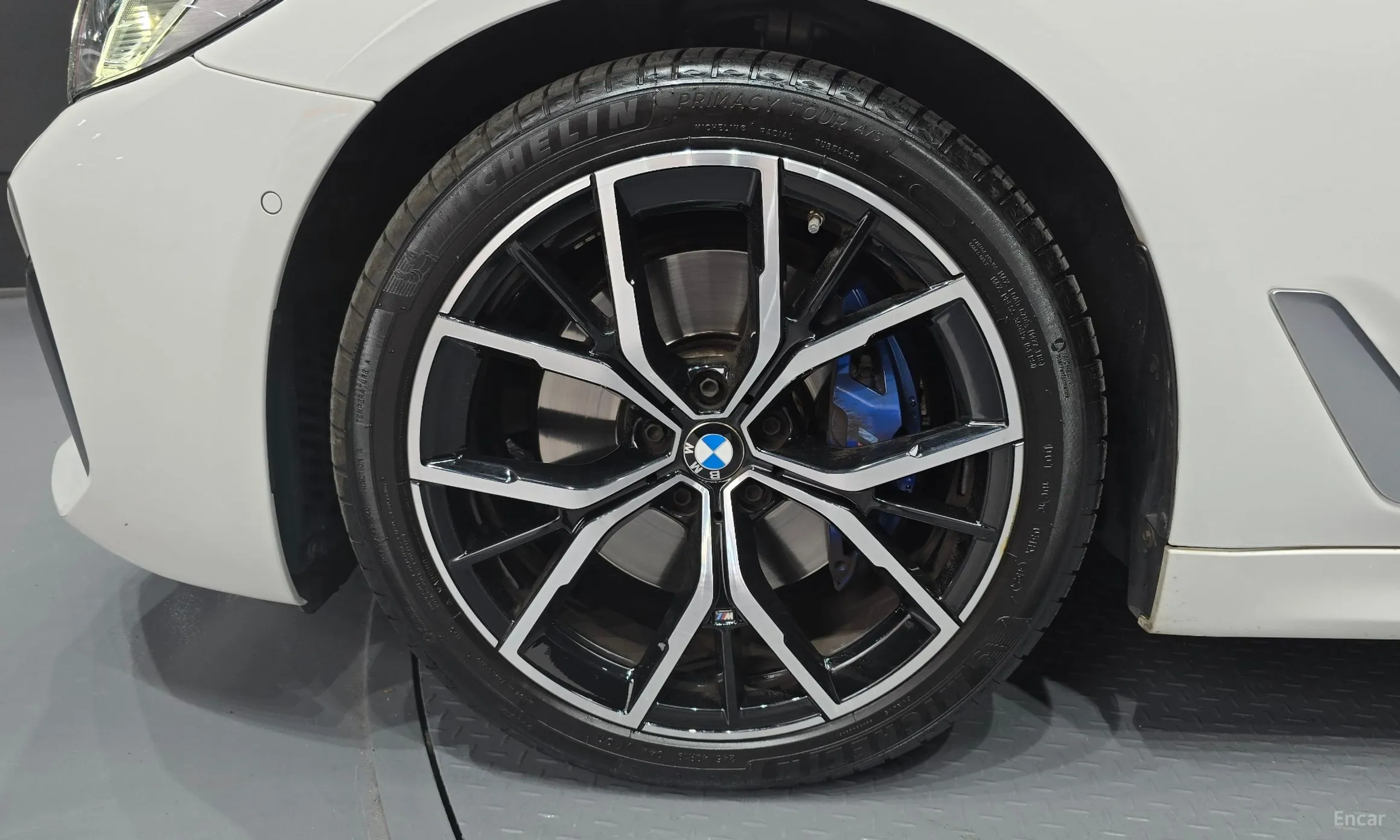 BMW 5 Series (G30) превью 5