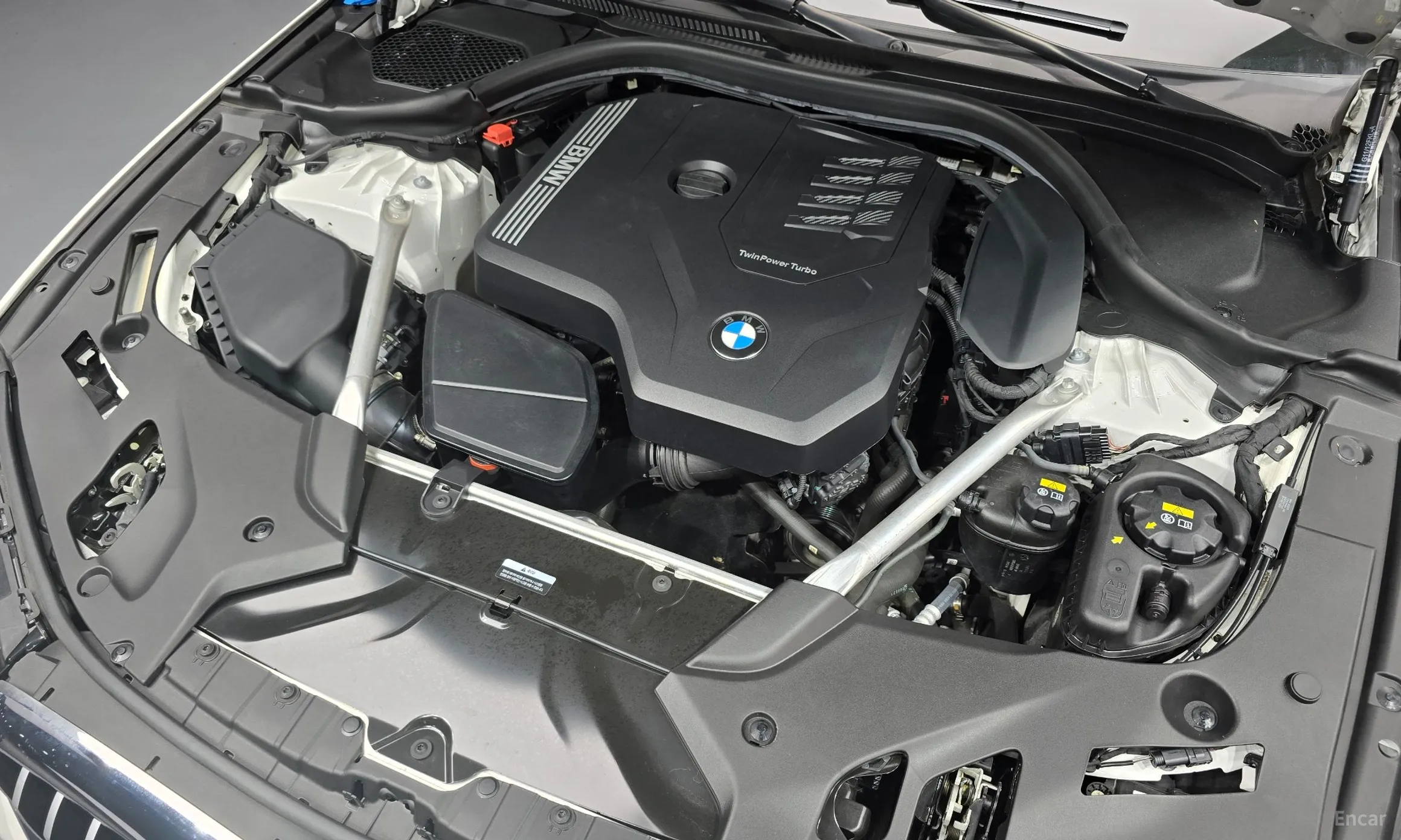 BMW 5 Series (G30) превью 6