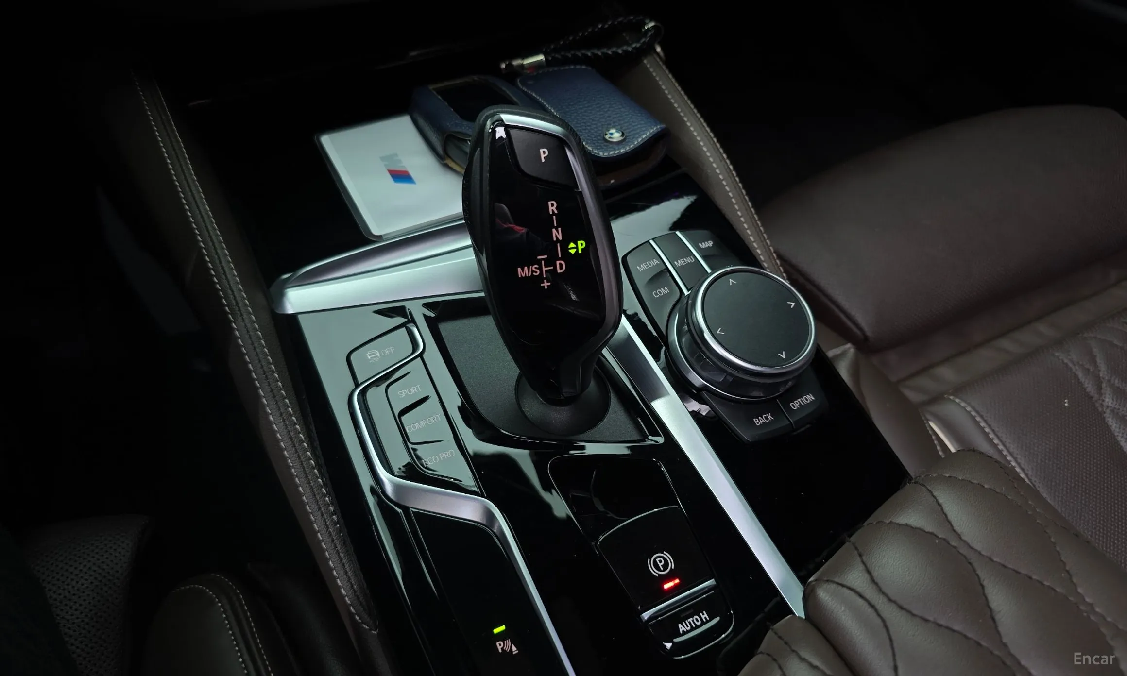 BMW 5 Series (G30) превью 9