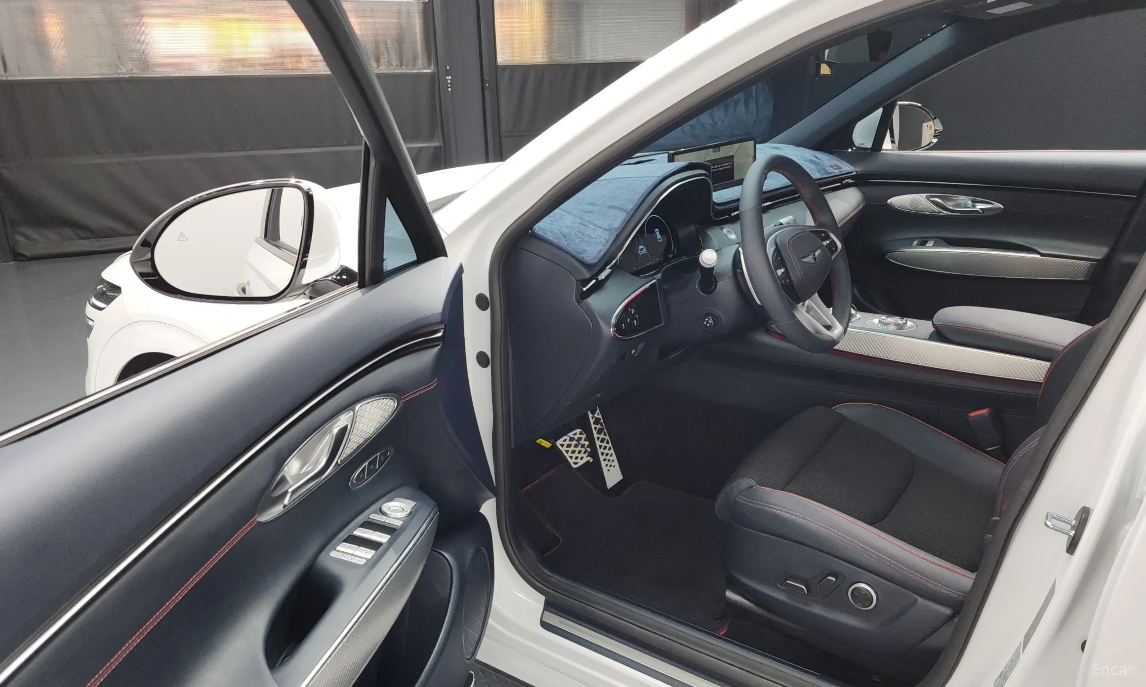 Genesis GV70 превью 10