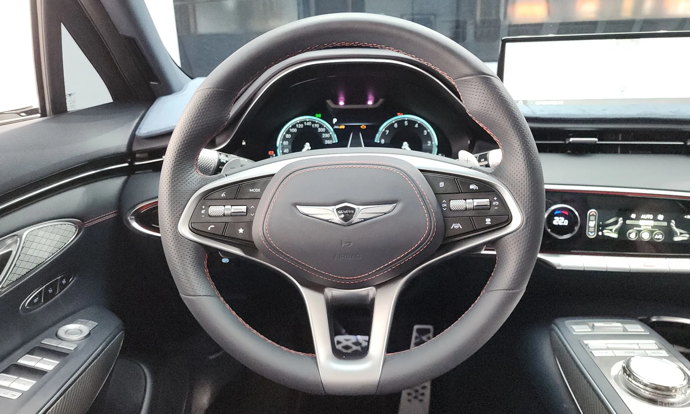 Genesis GV70 превью 13