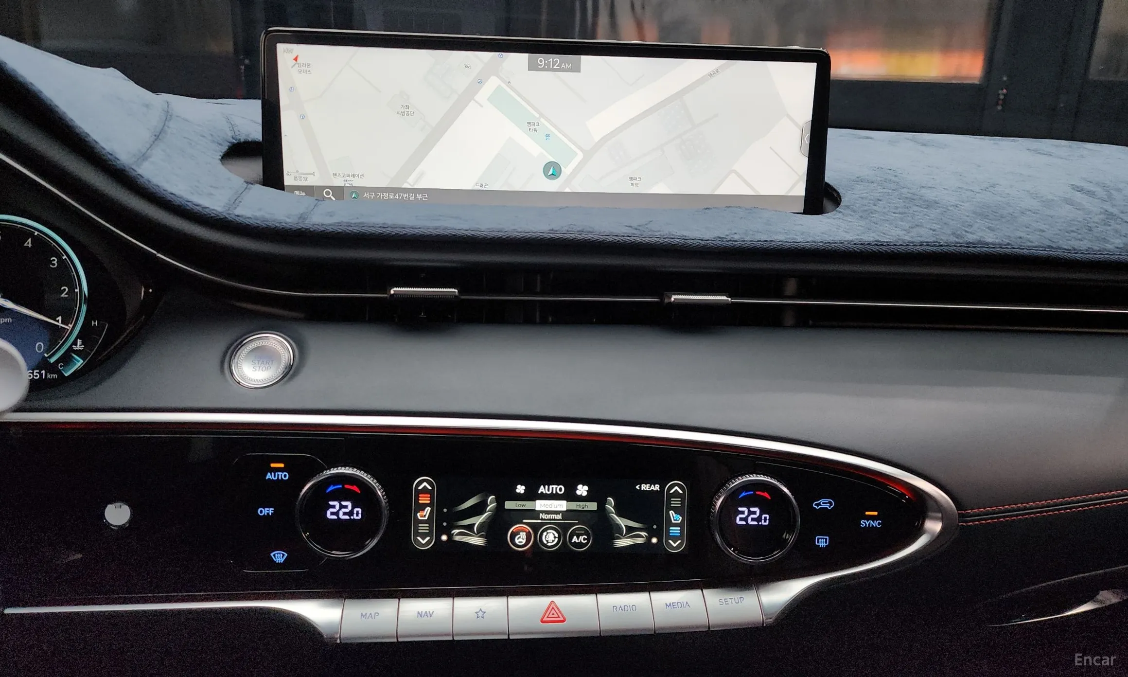 Genesis GV70 превью 14