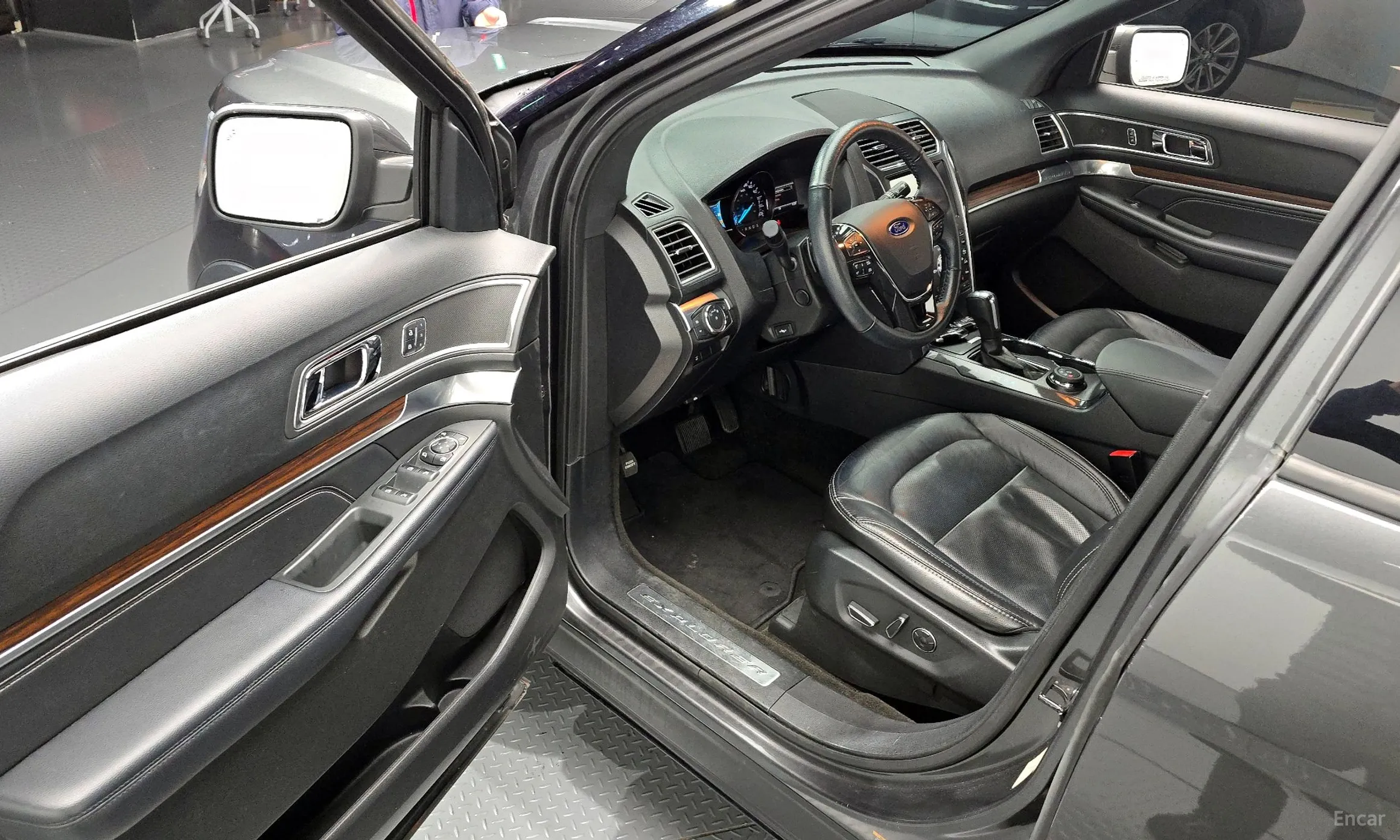 Ford Explorer превью 10