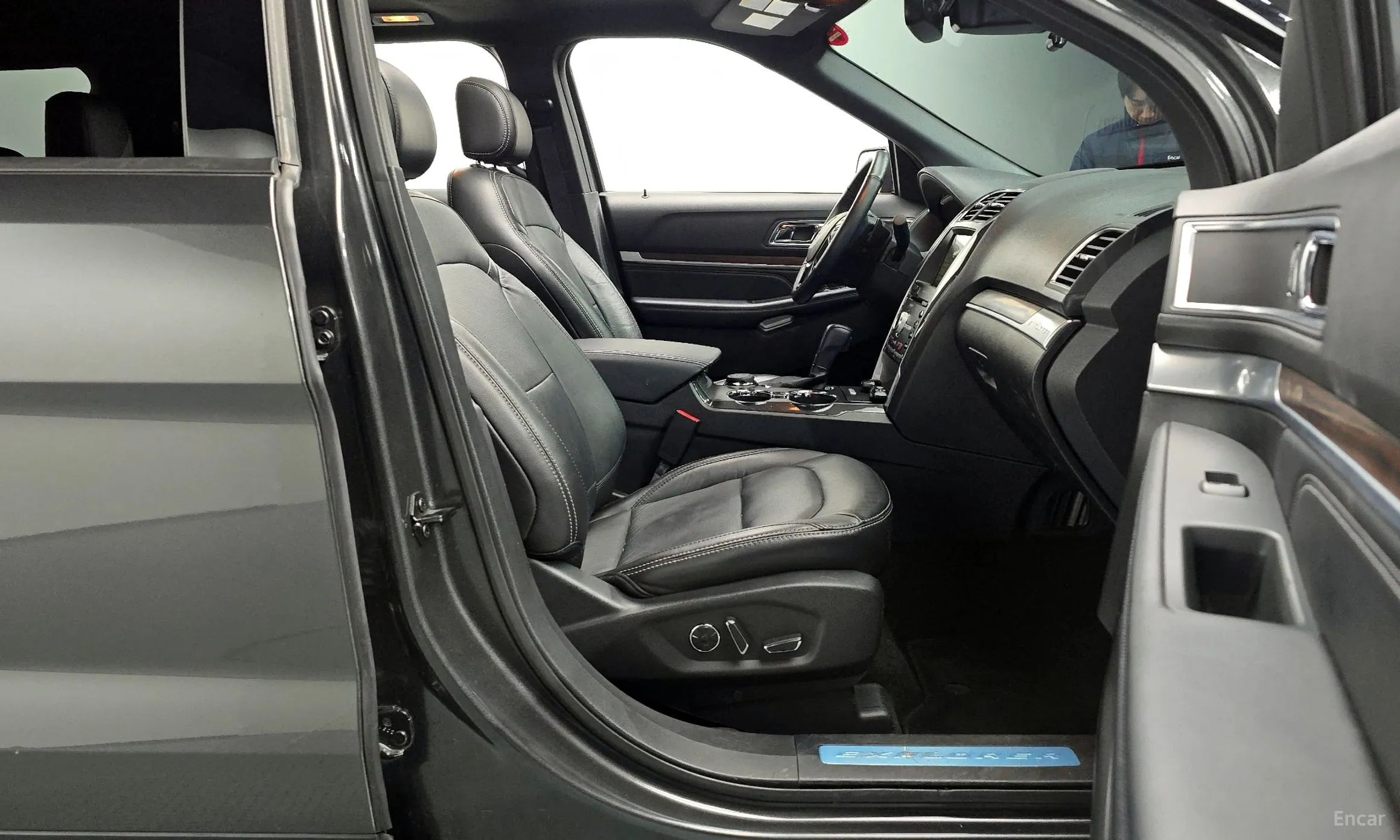 Ford Explorer превью 11
