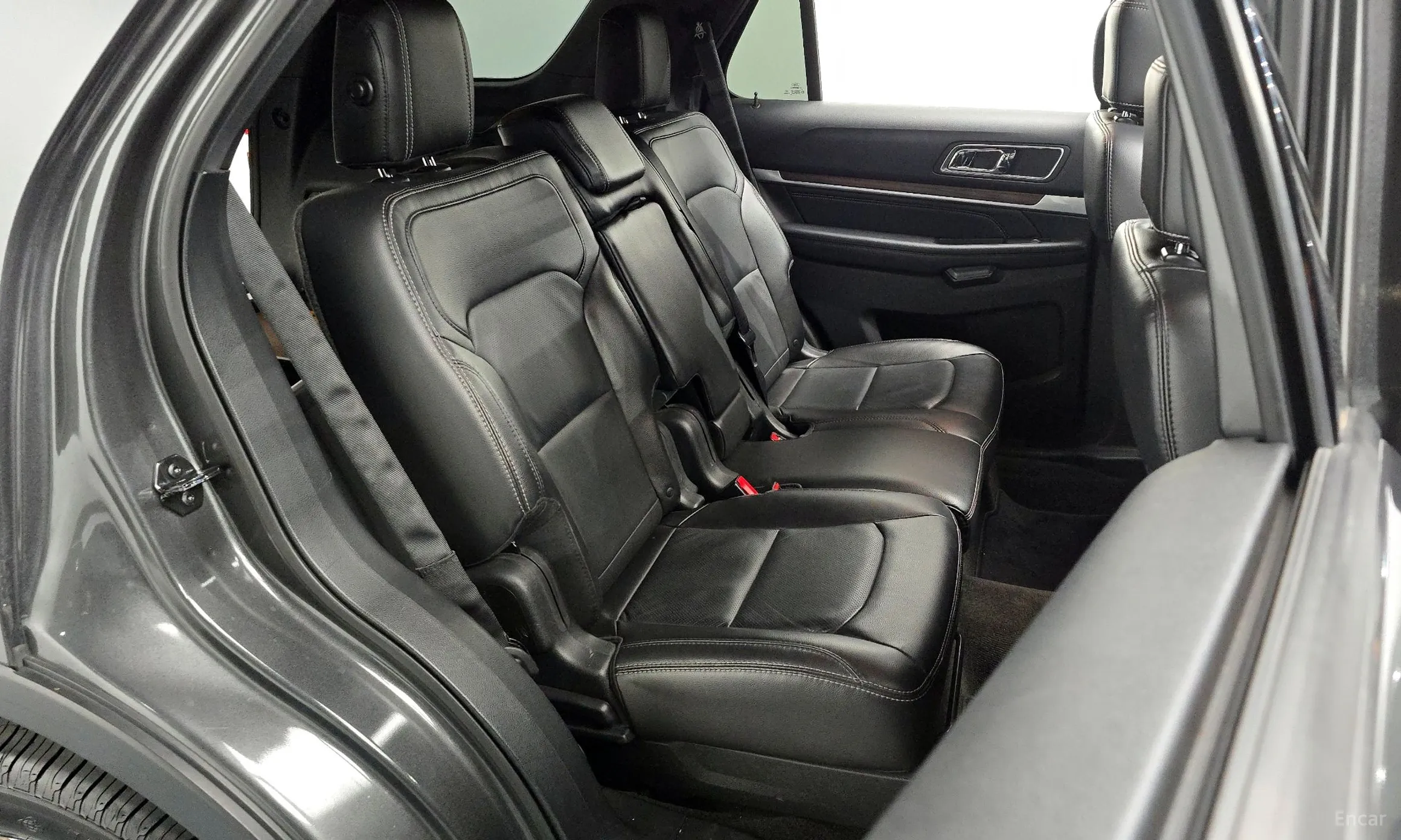 Ford Explorer превью 12