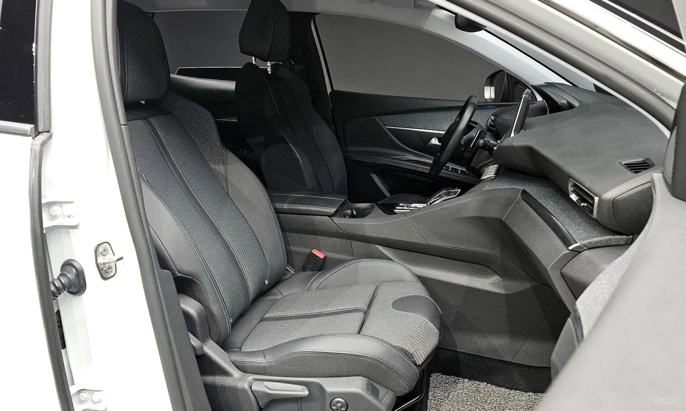 Peugeot 3008 2nd generation превью 10