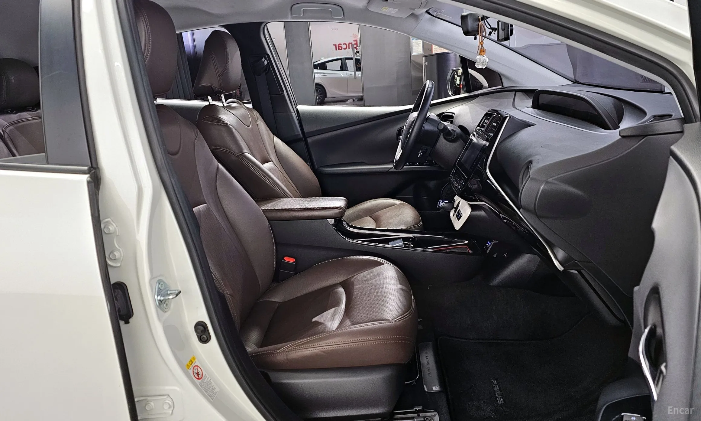 Toyota Prius 4th Generation превью 10