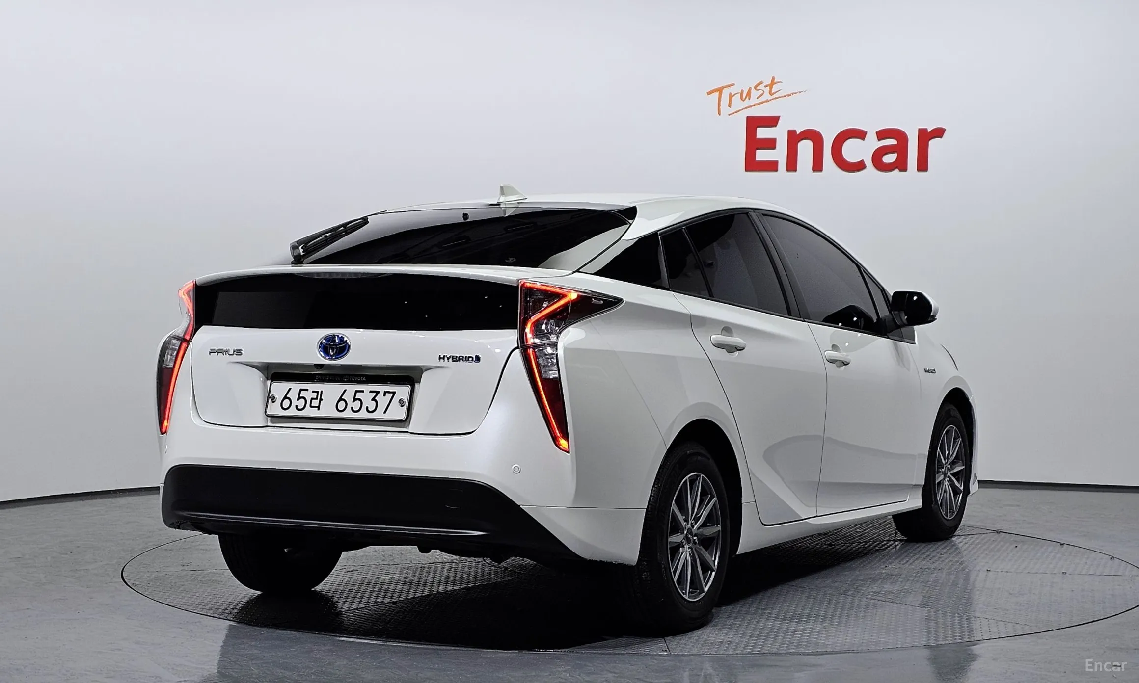 Toyota Prius 4th Generation превью 2