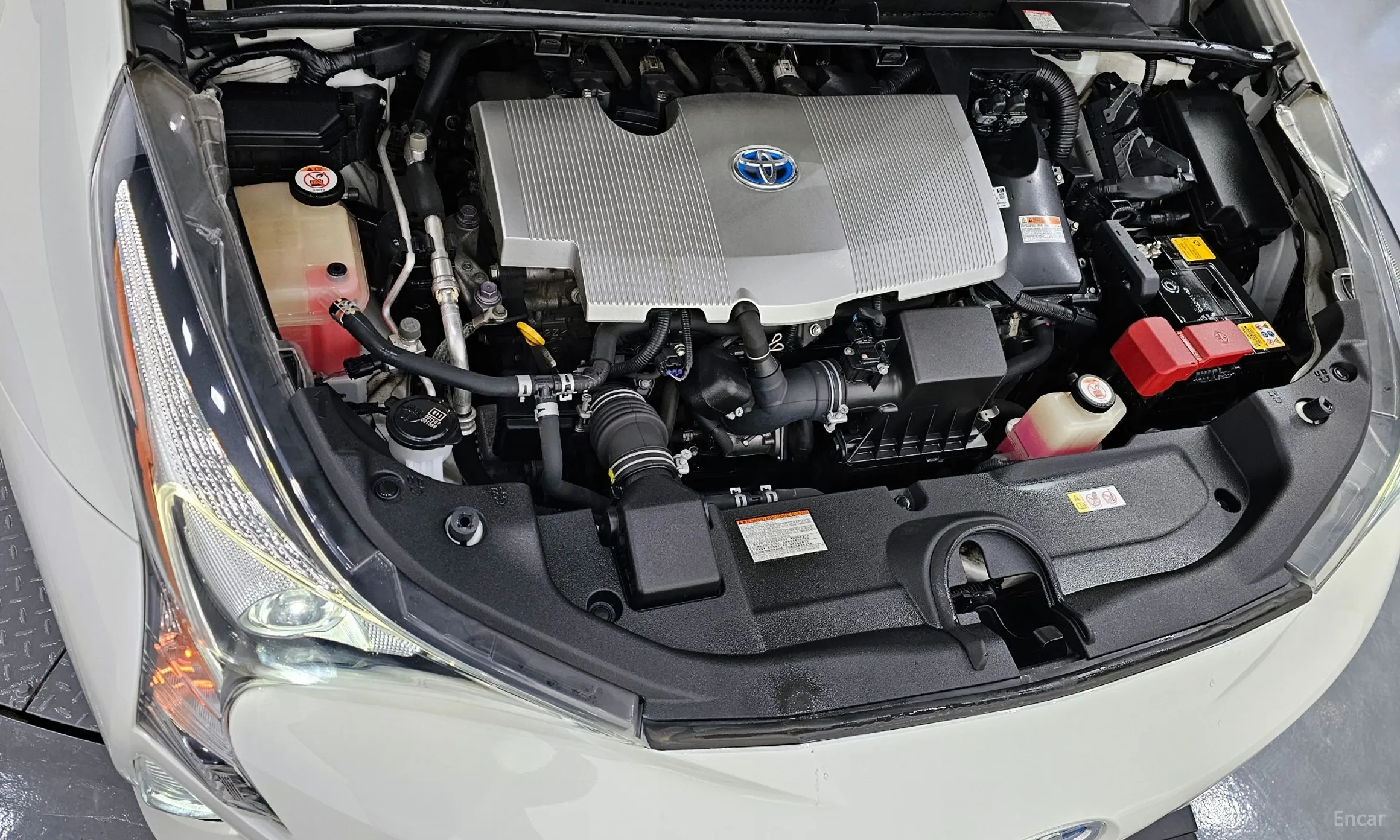 Toyota Prius 4th Generation превью 6