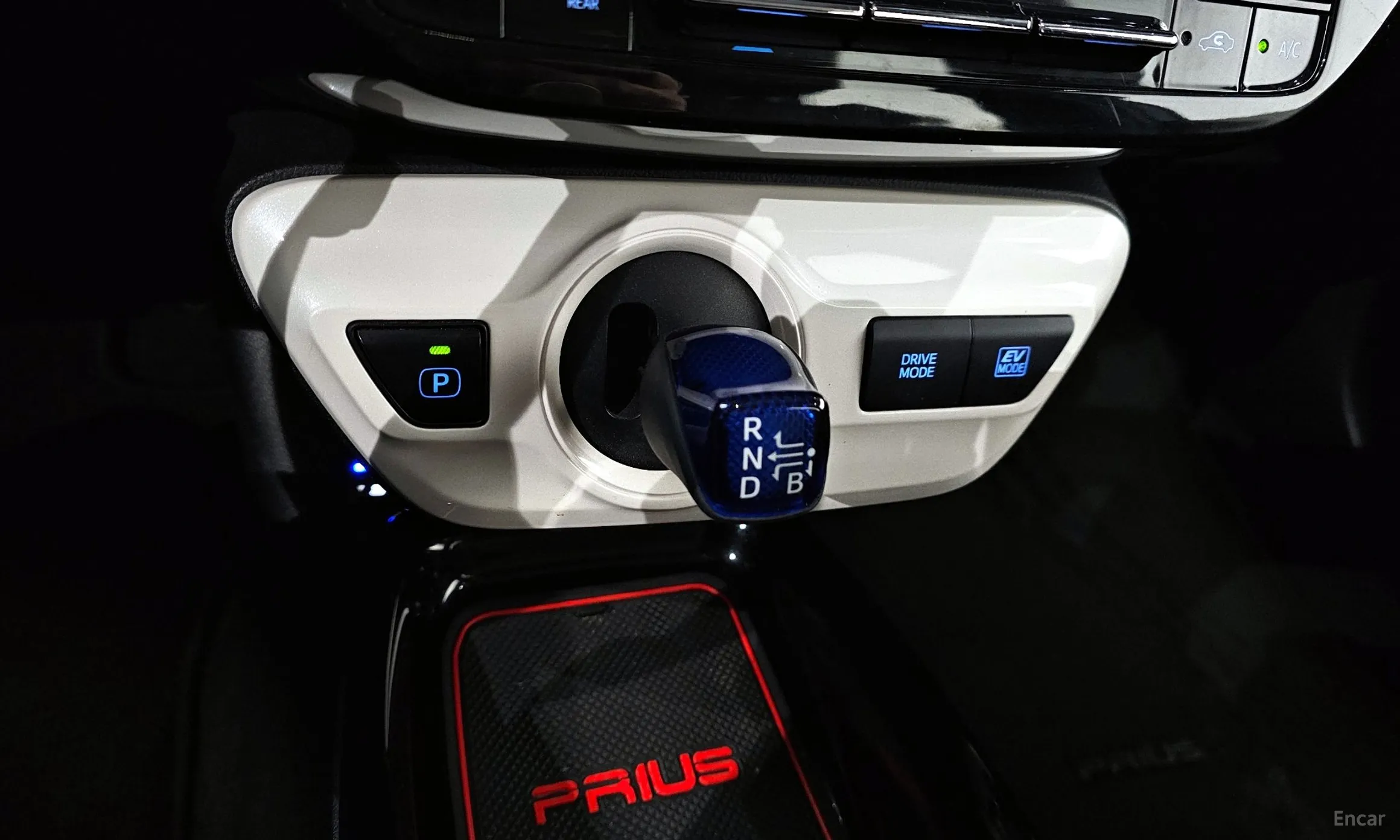 Toyota Prius 4th Generation превью 9