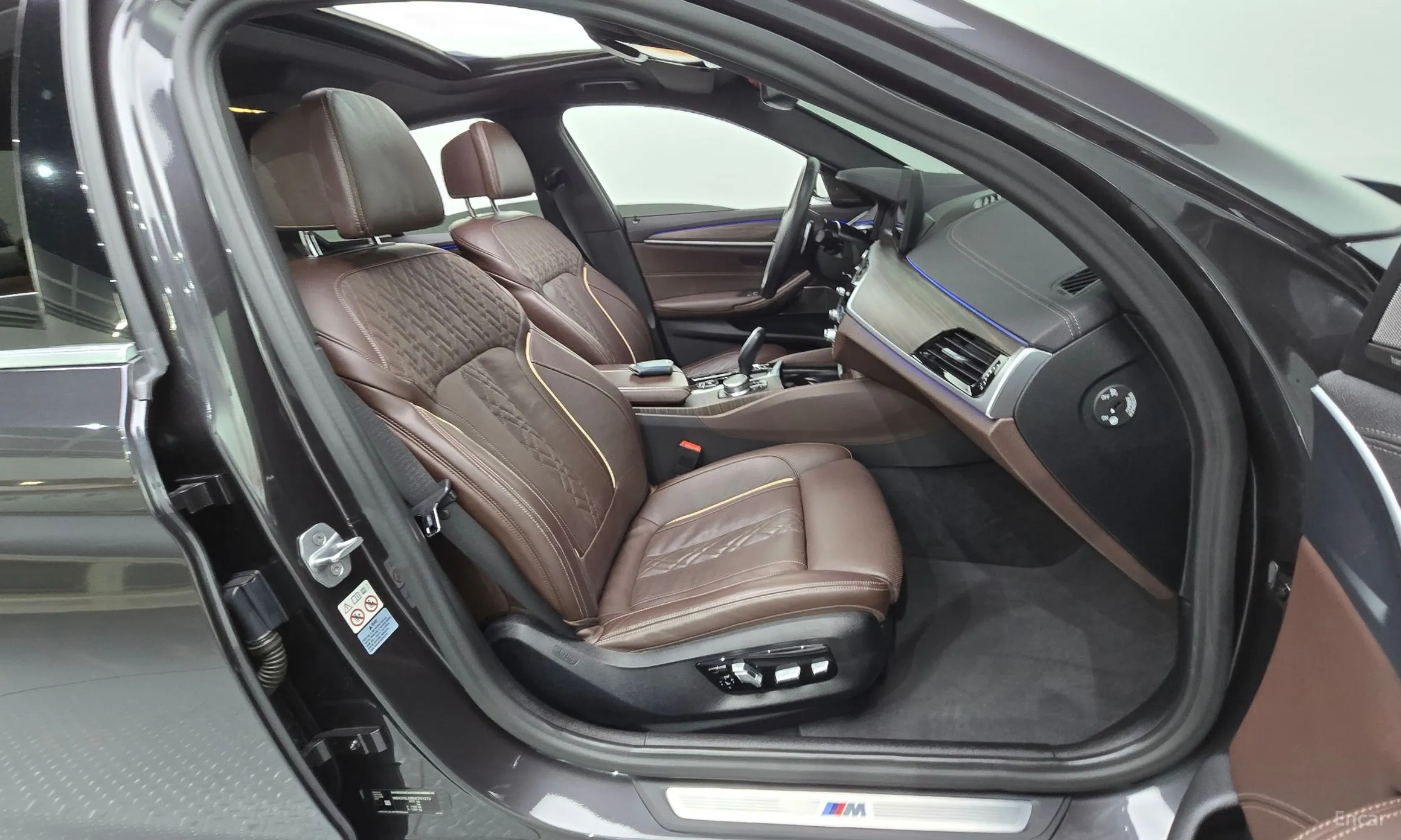 BMW 5 Series (G30) превью 11
