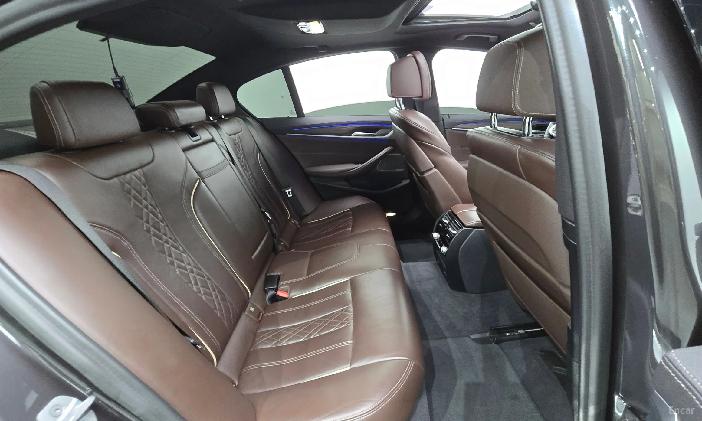 BMW 5 Series (G30) превью 12