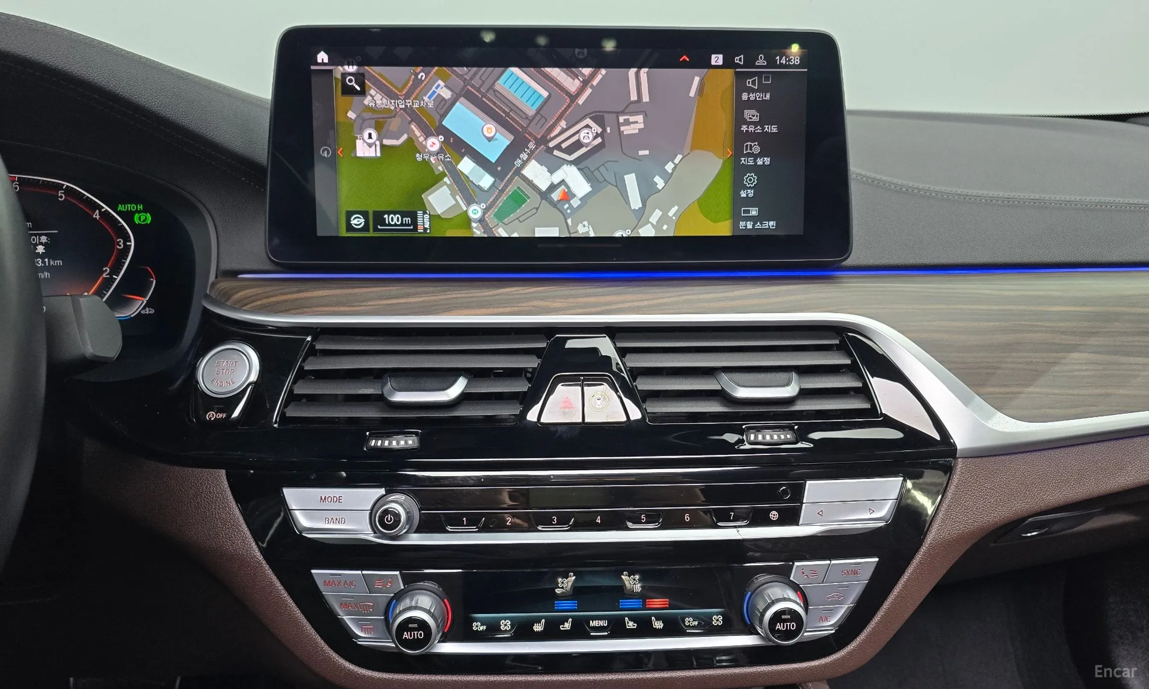 BMW 5 Series (G30) превью 14
