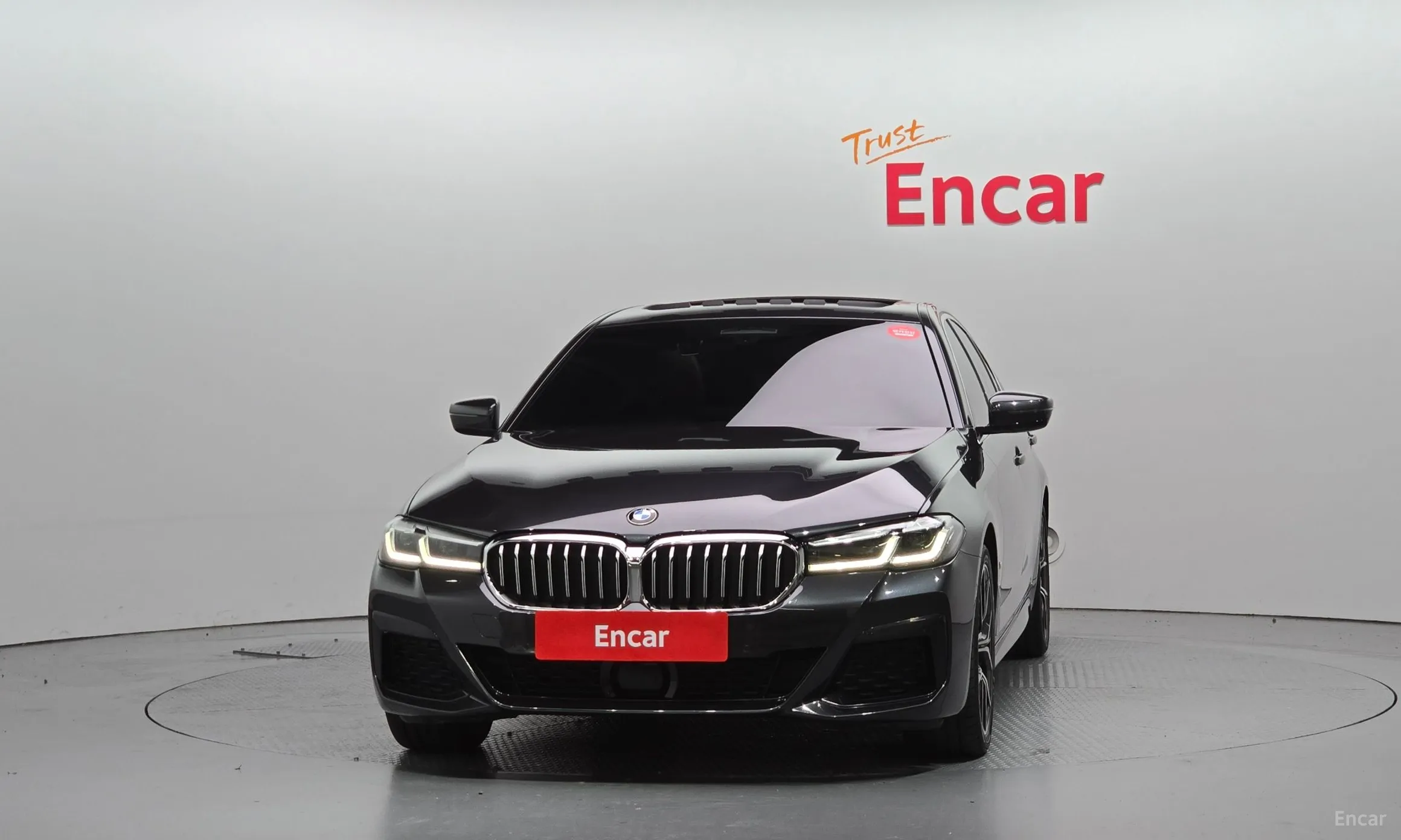 BMW 5 Series (G30) превью 3