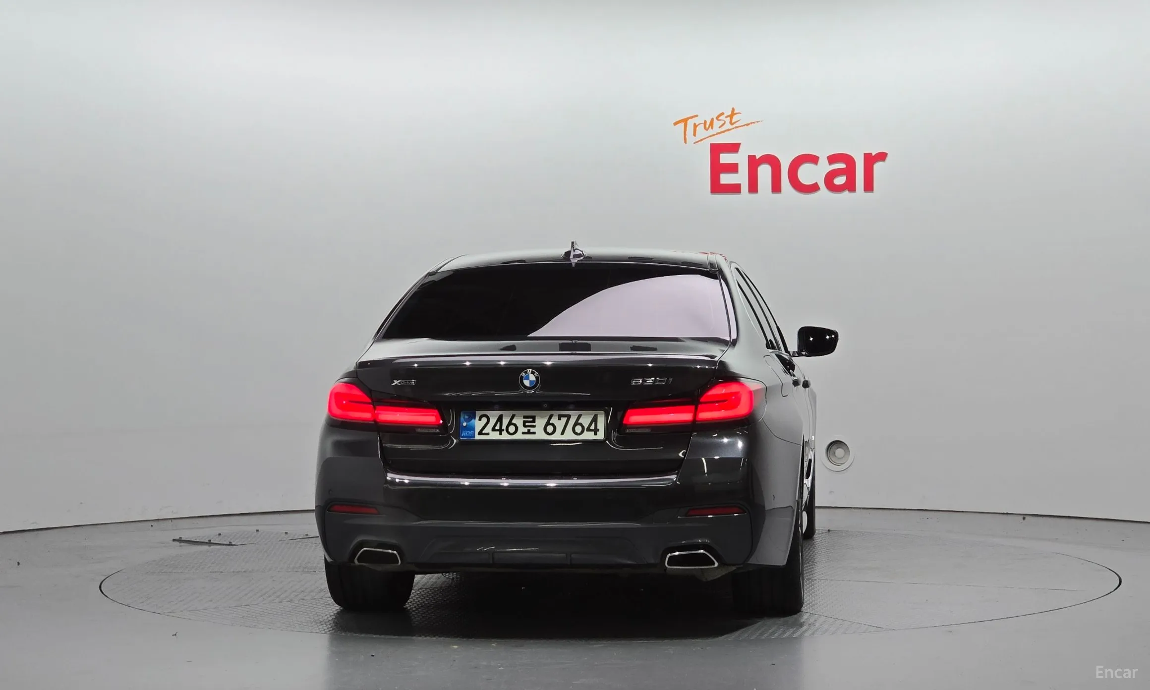 BMW 5 Series (G30) превью 4