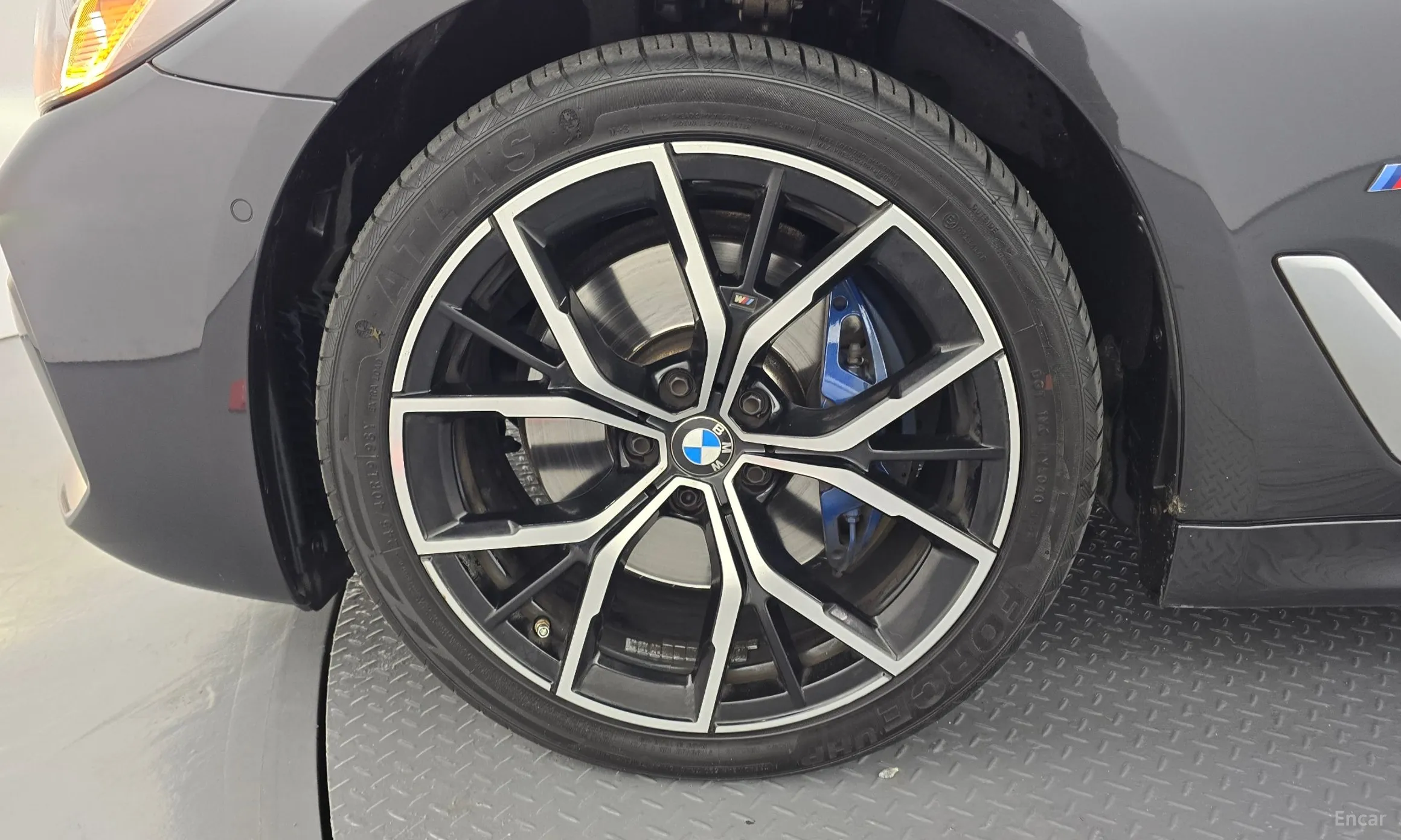 BMW 5 Series (G30) превью 5