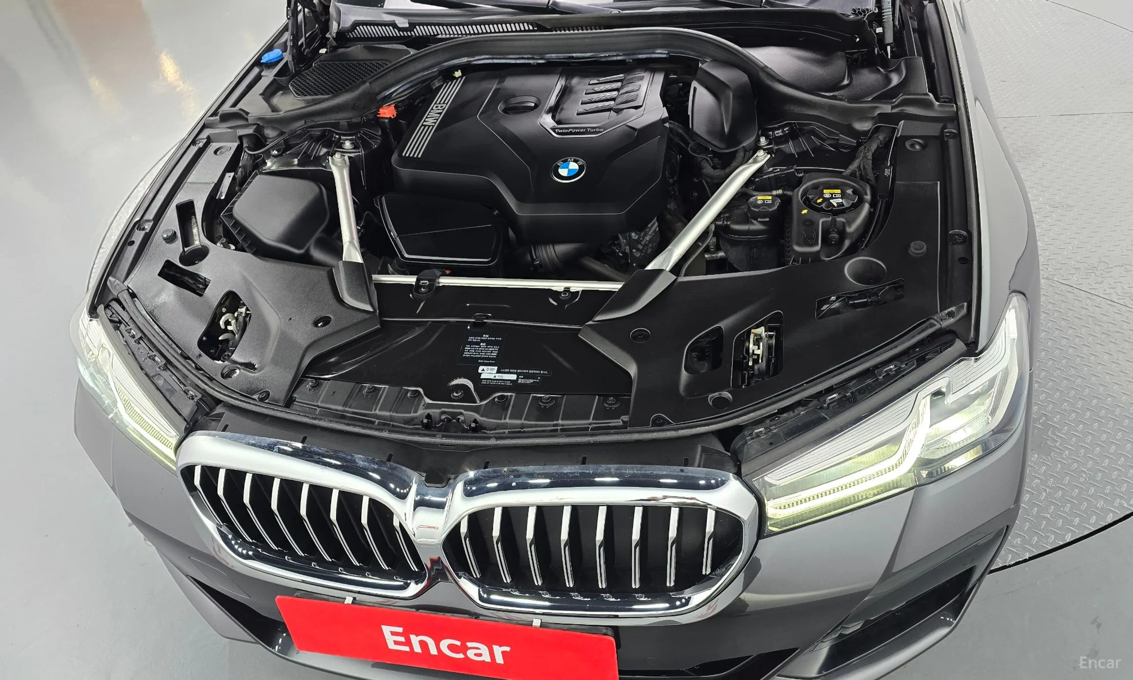 BMW 5 Series (G30) превью 6