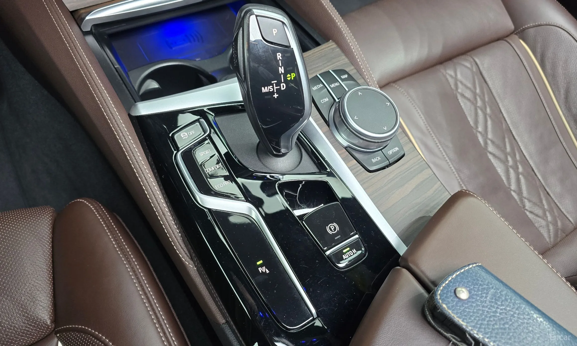 BMW 5 Series (G30) превью 9