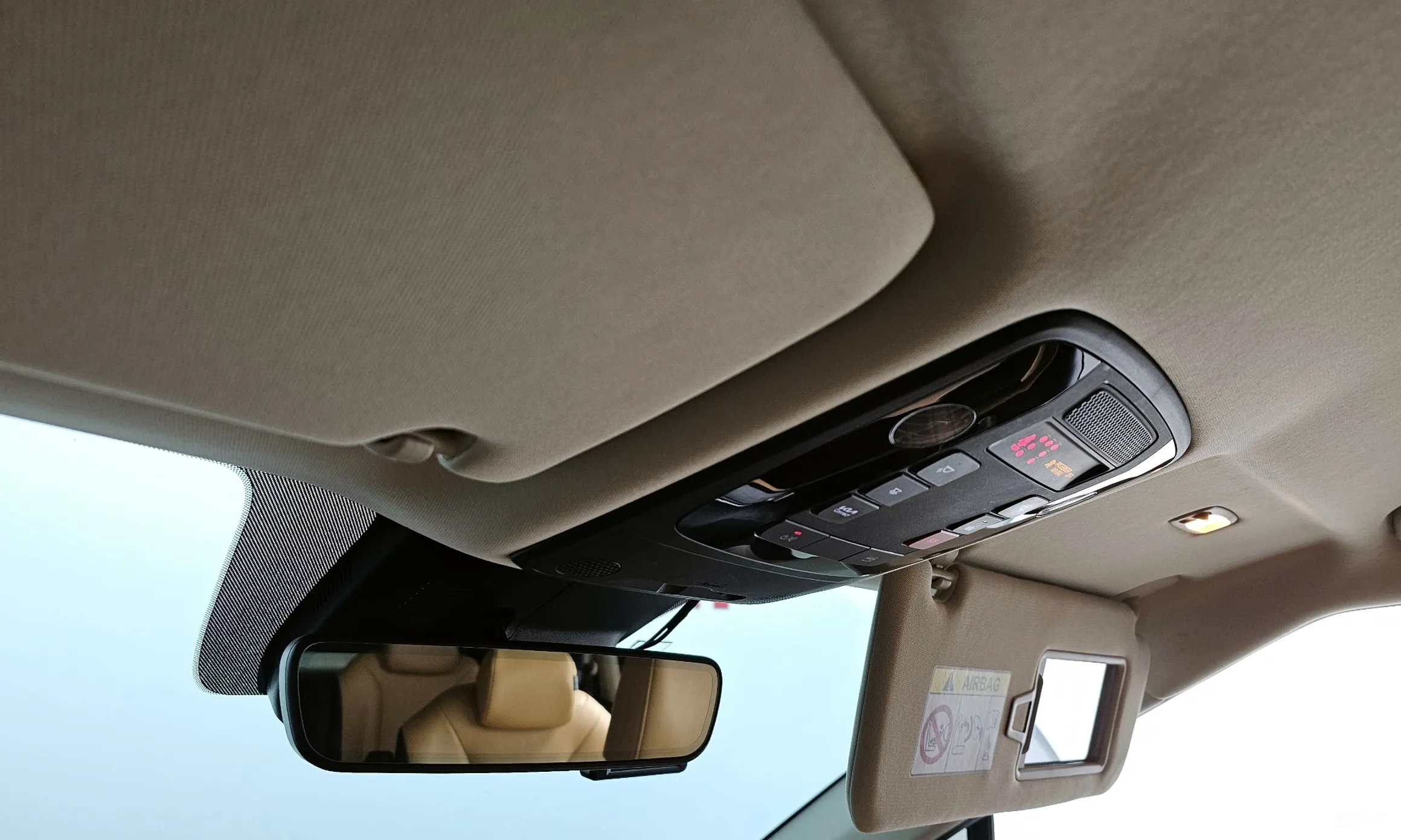 Kia Carnival Gen 4 превью 19