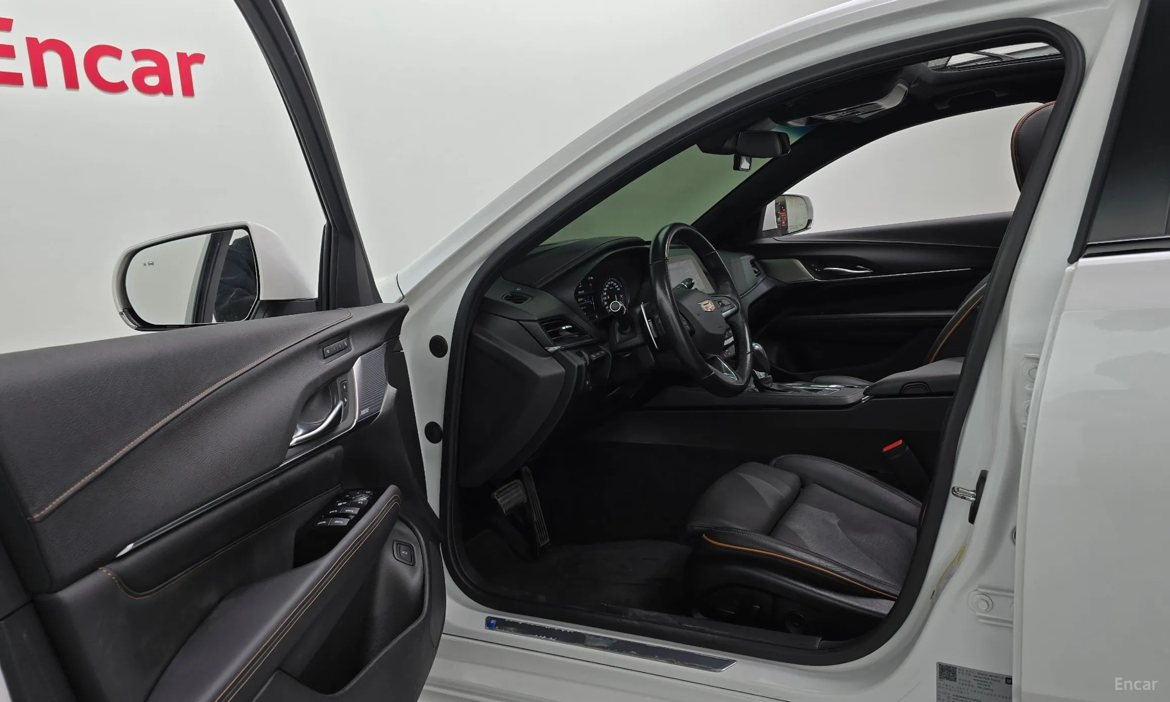 Cadillac CT4 превью 10