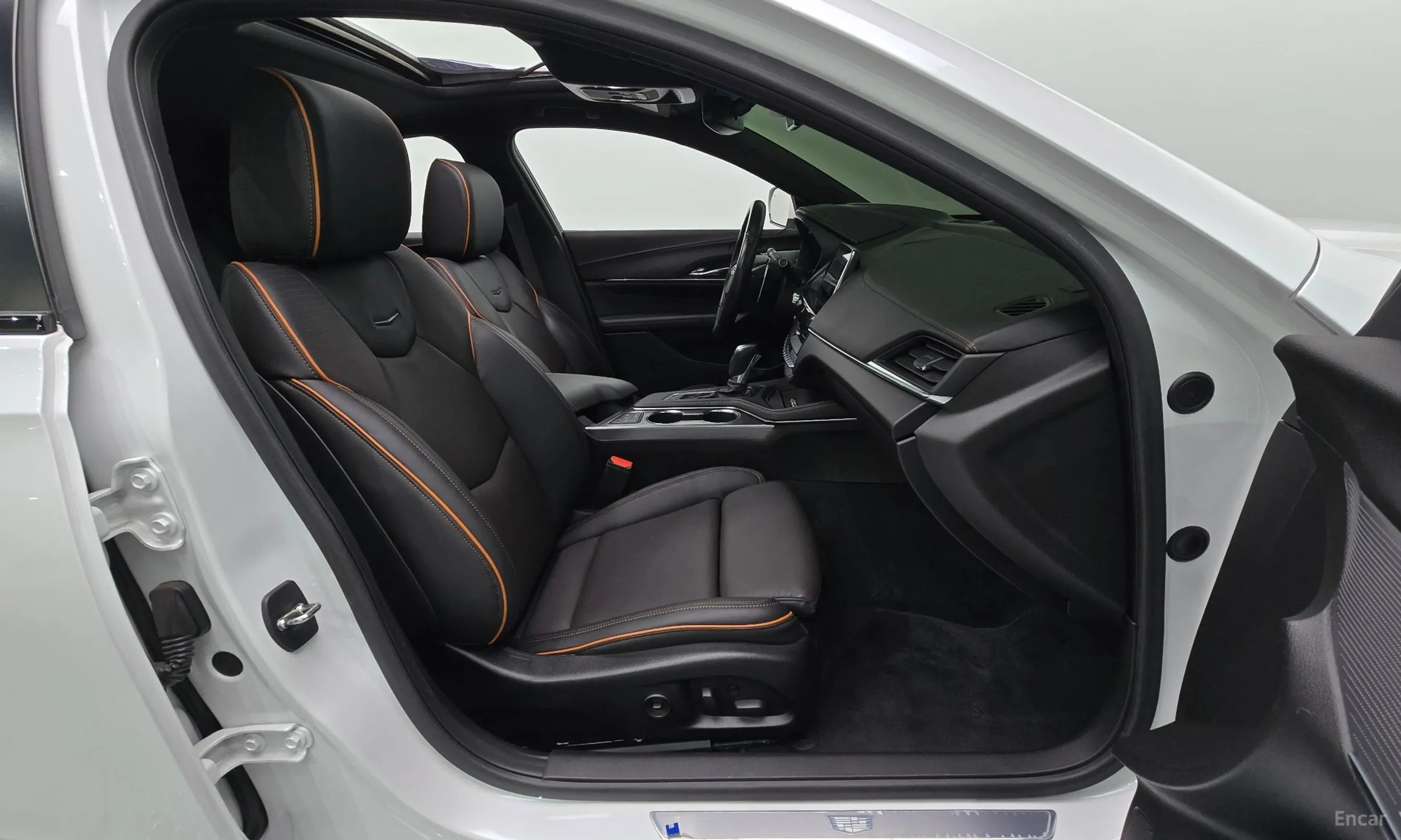 Cadillac CT4 превью 11