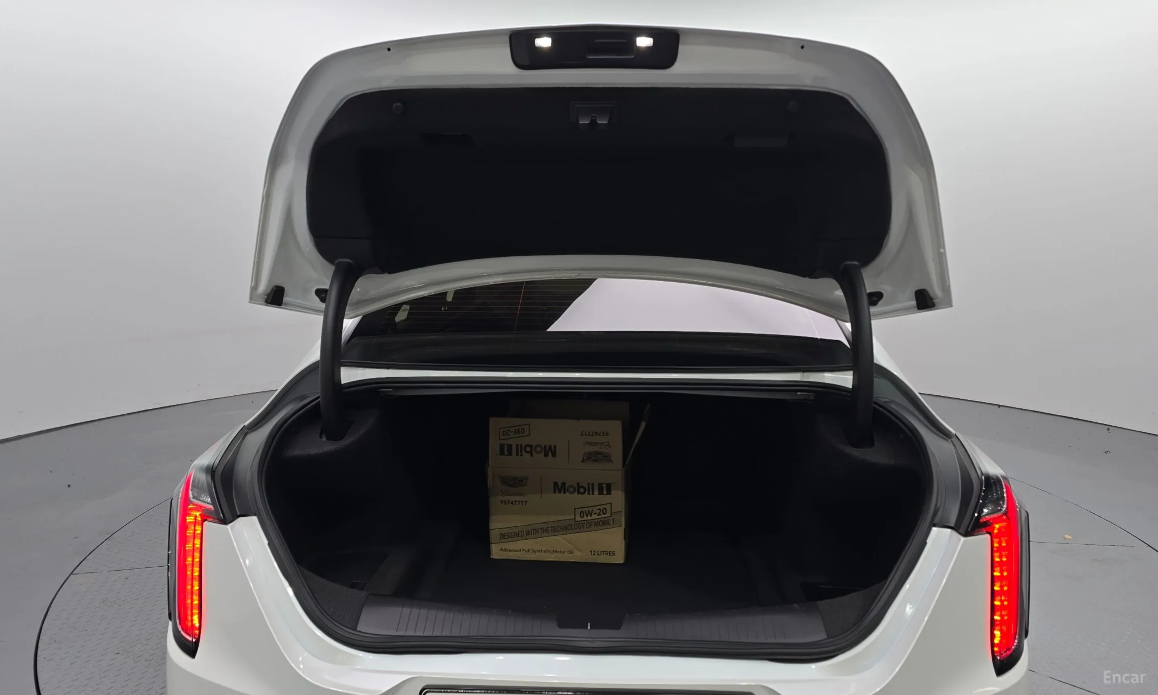 Cadillac CT4 превью 20
