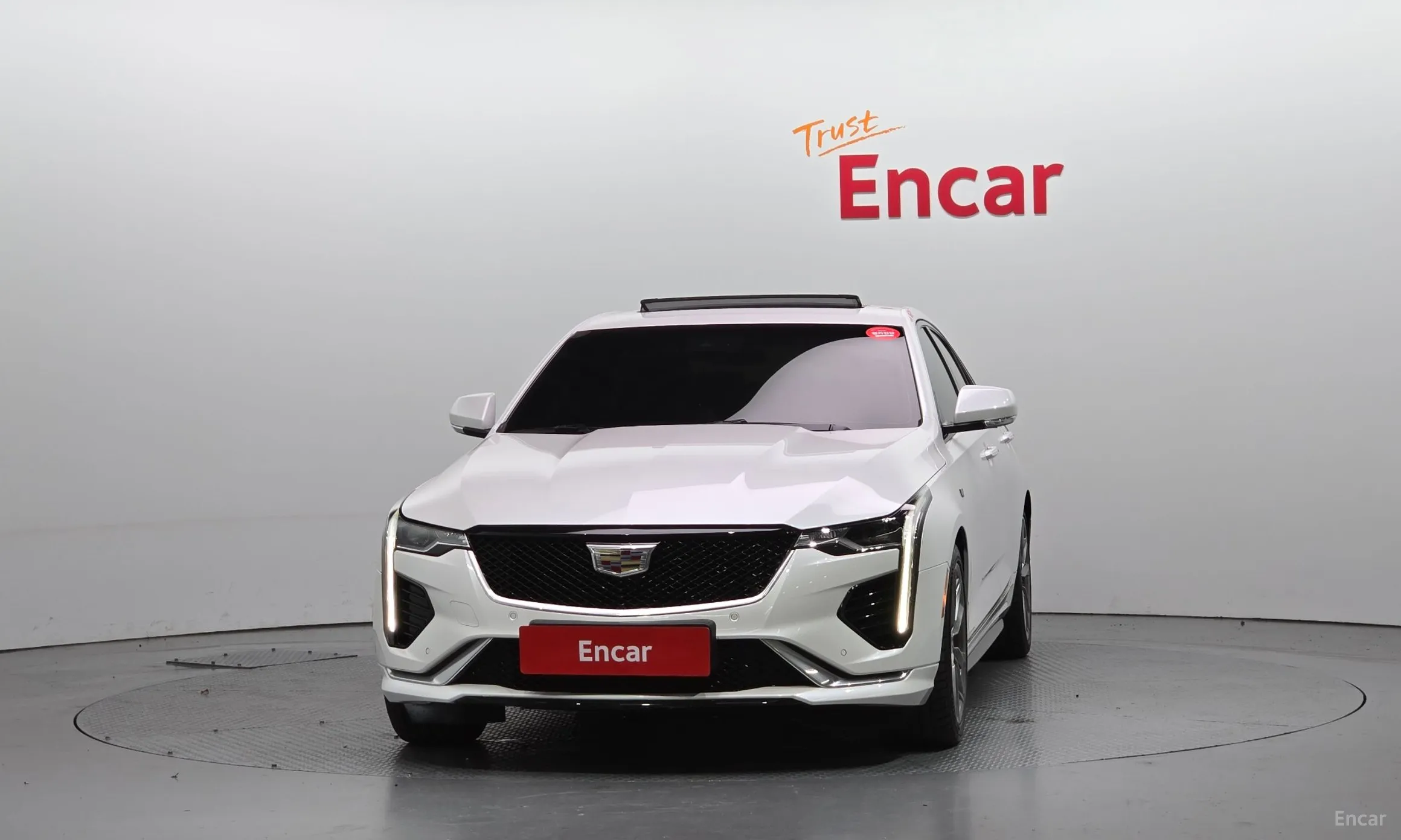 Cadillac CT4 превью 3